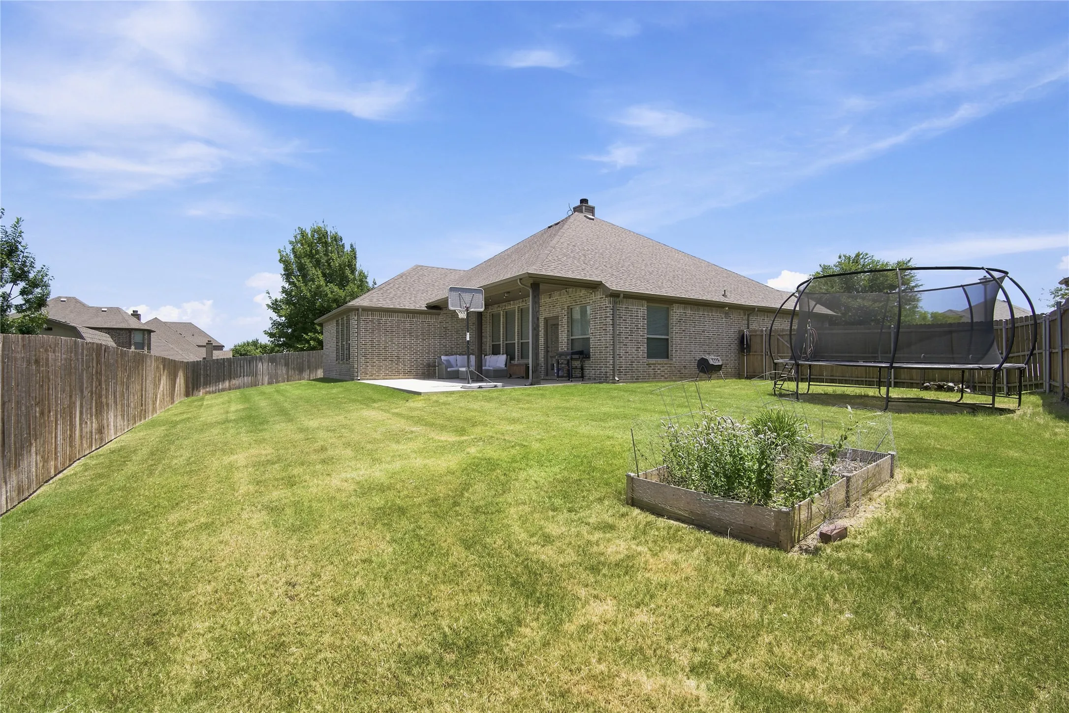Single Family Residence For Sale in Ellis County , 205 Canterbury Court, Midlothian, Texas 76065, 3 Bedroom, 2 Bathroom, 2 Garage spaces, 2,253 Sqft, built in 2018, mls#21327372, Real Estate Agent in Midlothian, Homes For Sale in Ellis county, Homes For Sale in Midlothian, Realtor in Midlothian Texas, Real Estate Brokerage Independent Realty Texas, Luminita Cordes Realtor