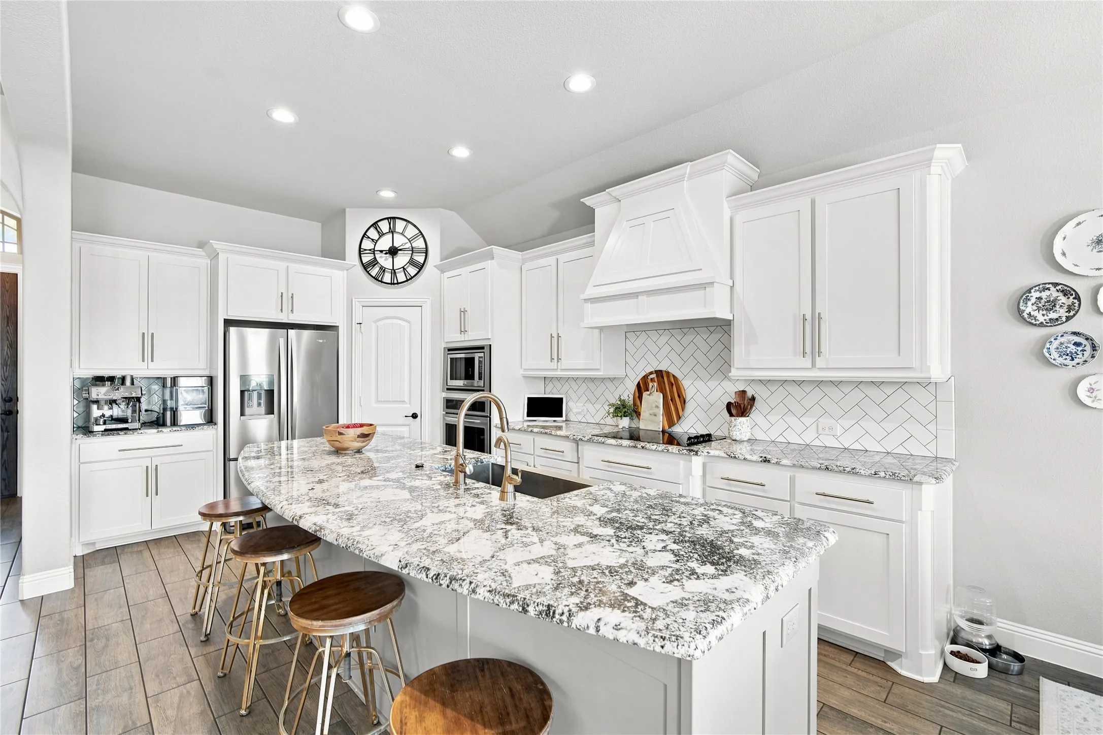 Single Family Residence For Sale in Ellis County , 205 Canterbury Court, Midlothian, Texas 76065, 3 Bedroom, 2 Bathroom, 2 Garage spaces, 2,253 Sqft, built in 2018, mls#21327372, Real Estate Agent in Midlothian, Homes For Sale in Ellis county, Homes For Sale in Midlothian, Realtor in Midlothian Texas, Real Estate Brokerage Independent Realty Texas, Luminita Cordes Realtor