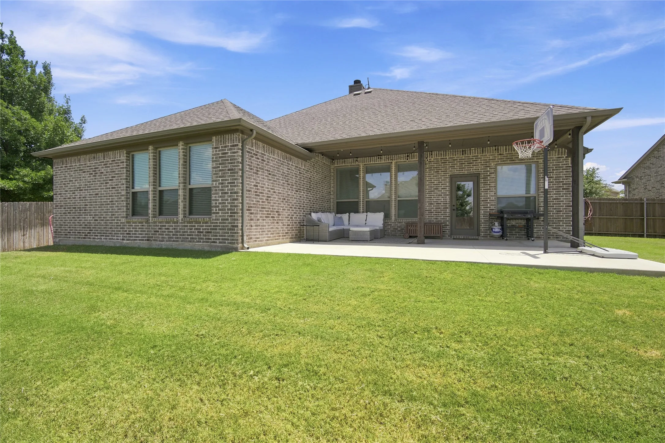 Single Family Residence For Sale in Ellis County , 205 Canterbury Court, Midlothian, Texas 76065, 3 Bedroom, 2 Bathroom, 2 Garage spaces, 2,253 Sqft, built in 2018, mls#21327372, Real Estate Agent in Midlothian, Homes For Sale in Ellis county, Homes For Sale in Midlothian, Realtor in Midlothian Texas, Real Estate Brokerage Independent Realty Texas, Luminita Cordes Realtor