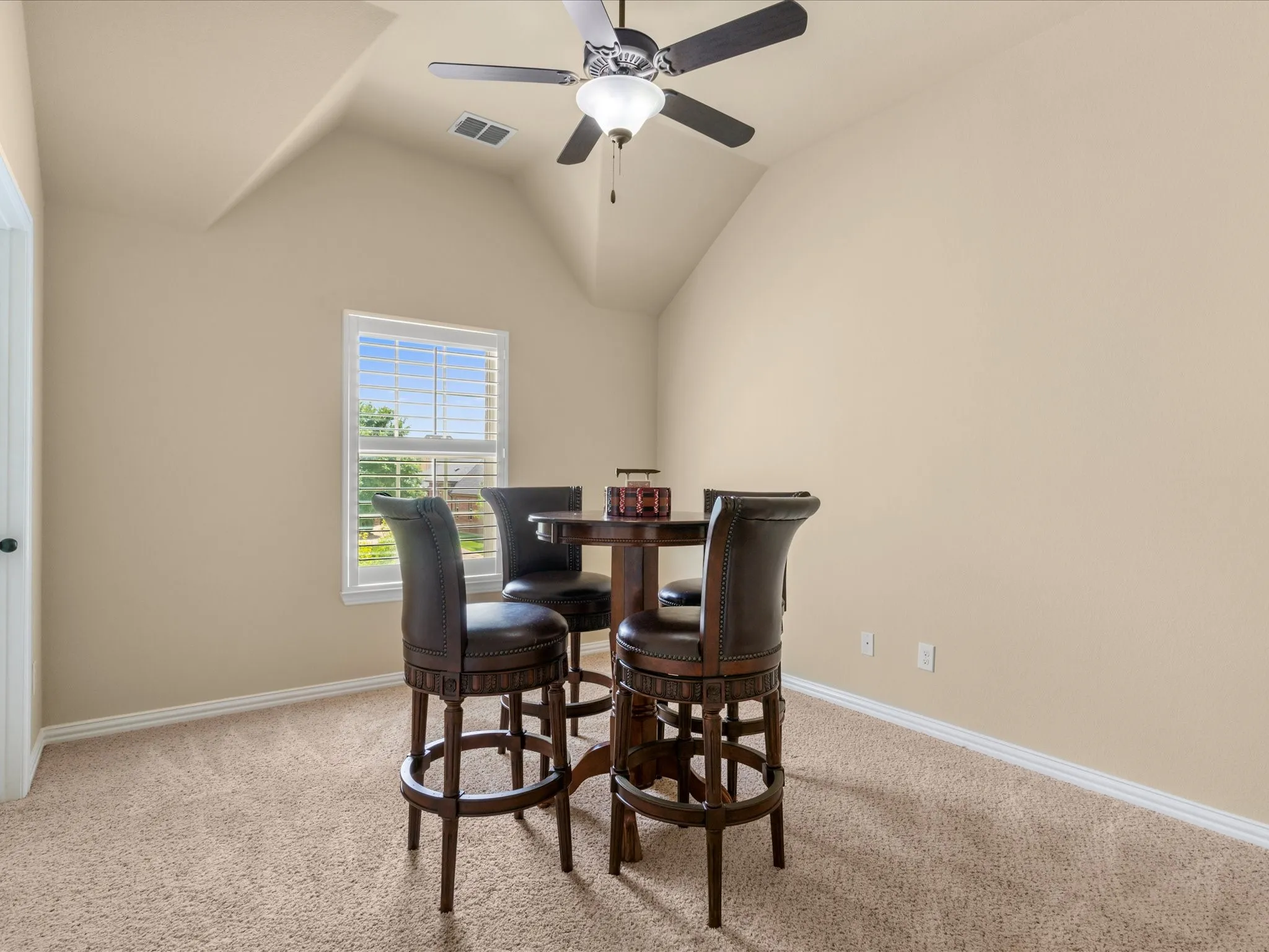 Single Family Residence For Sale in Denton County , 2749 Waverley Drive, Trophy Club, Texas 76262, 4 Bedroom, 4 Bathroom, 3 Garage spaces, 3,119 Sqft, built in 2011, mls#21327319, Real Estate Agent in Trophy Club, Homes For Sale in Denton county, Homes For Sale in Trophy Club, Realtor in Trophy Club Texas, Real Estate Brokerage Independent Realty Texas, Luminita Cordes Realtor