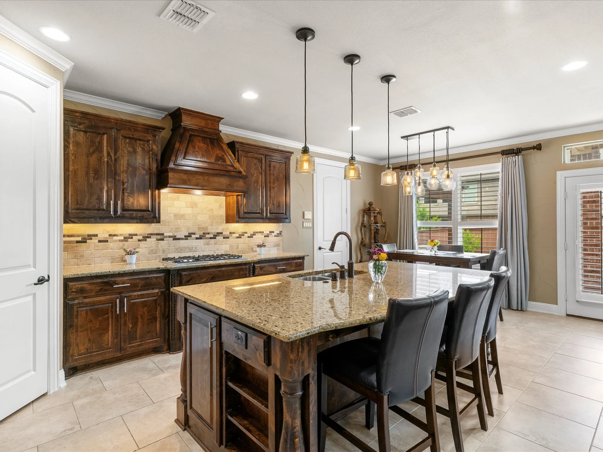 Single Family Residence For Sale in Denton County , 2749 Waverley Drive, Trophy Club, Texas 76262, 4 Bedroom, 4 Bathroom, 3 Garage spaces, 3,119 Sqft, built in 2011, mls#21327319, Real Estate Agent in Trophy Club, Homes For Sale in Denton county, Homes For Sale in Trophy Club, Realtor in Trophy Club Texas, Real Estate Brokerage Independent Realty Texas, Luminita Cordes Realtor