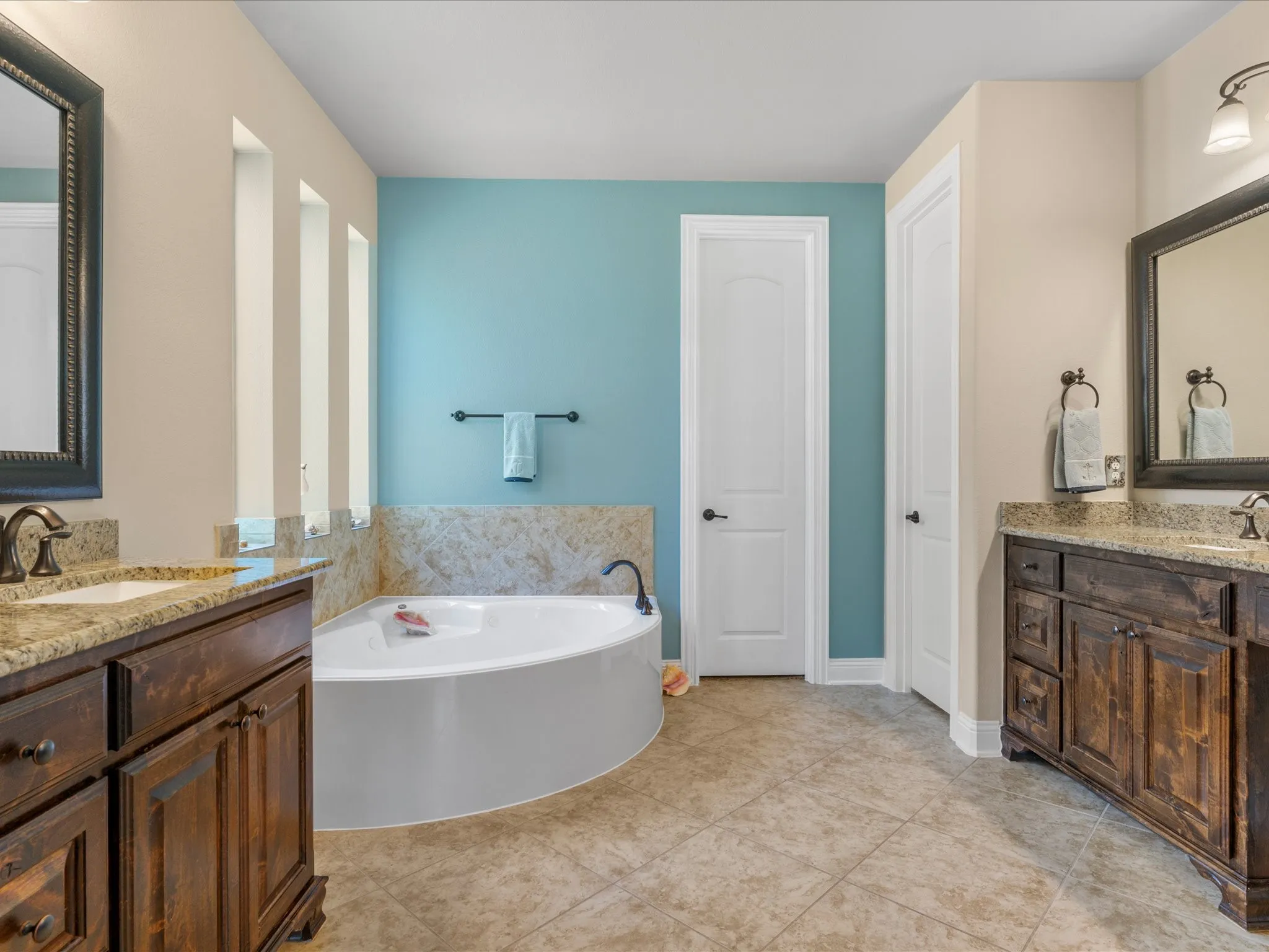 Single Family Residence For Sale in Denton County , 2749 Waverley Drive, Trophy Club, Texas 76262, 4 Bedroom, 4 Bathroom, 3 Garage spaces, 3,119 Sqft, built in 2011, mls#21327319, Real Estate Agent in Trophy Club, Homes For Sale in Denton county, Homes For Sale in Trophy Club, Realtor in Trophy Club Texas, Real Estate Brokerage Independent Realty Texas, Luminita Cordes Realtor