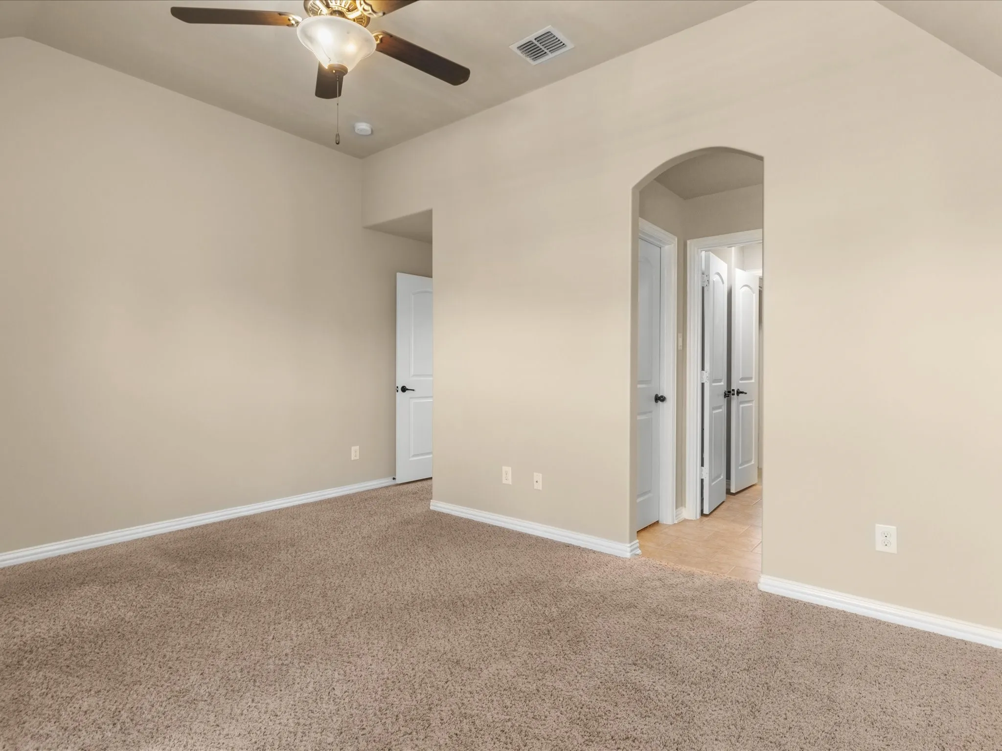 Single Family Residence For Sale in Denton County , 2749 Waverley Drive, Trophy Club, Texas 76262, 4 Bedroom, 4 Bathroom, 3 Garage spaces, 3,119 Sqft, built in 2011, mls#21327319, Real Estate Agent in Trophy Club, Homes For Sale in Denton county, Homes For Sale in Trophy Club, Realtor in Trophy Club Texas, Real Estate Brokerage Independent Realty Texas, Luminita Cordes Realtor