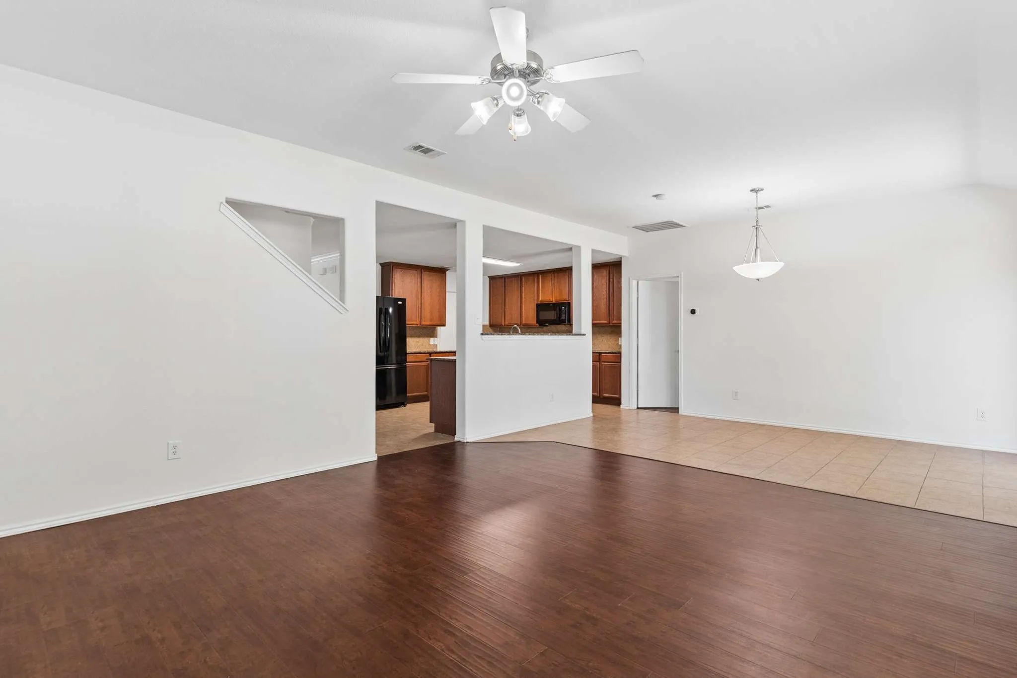 Single Family Residence For Sale in Denton County , 3800 Windy Point Drive, Denton, Texas 76208, 5 Bedroom, 3 Bathroom, 2 Garage spaces, 2,935 Sqft, built in 2008, mls#21326352, Real Estate Agent in Denton, Homes For Sale in Denton county, Homes For Sale in Denton, Realtor in Denton Texas, Real Estate Brokerage Independent Realty Texas, Luminita Cordes Realtor