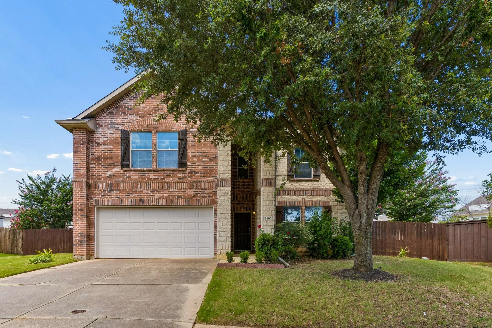 Single Family Residence For Sale in Denton County , 3800 Windy Point Drive, Denton, Texas 76208, 5 Bedroom, 3 Bathroom, 2 Garage spaces, 2,935 Sqft, built in 2008, mls#21326352, Real Estate Agent in Denton, Homes For Sale in Denton county, Homes For Sale in Denton, Realtor in Denton Texas, Real Estate Brokerage Independent Realty Texas, Luminita Cordes Realtor