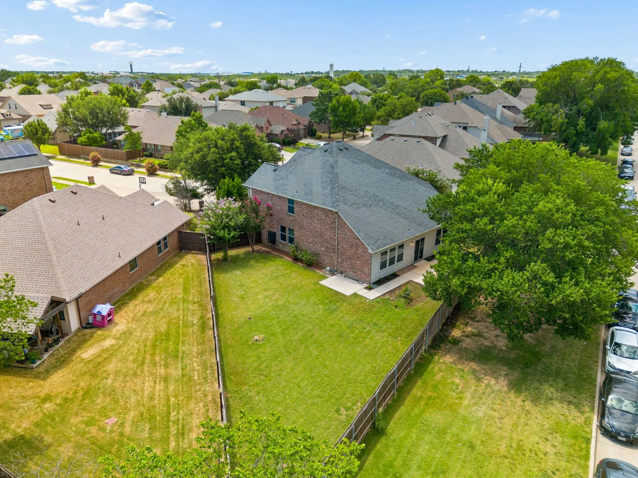 Single Family Residence For Sale in Denton County , 3800 Windy Point Drive, Denton, Texas 76208, 5 Bedroom, 3 Bathroom, 2 Garage spaces, 2,935 Sqft, built in 2008, mls#21326352, Real Estate Agent in Denton, Homes For Sale in Denton county, Homes For Sale in Denton, Realtor in Denton Texas, Real Estate Brokerage Independent Realty Texas, Luminita Cordes Realtor