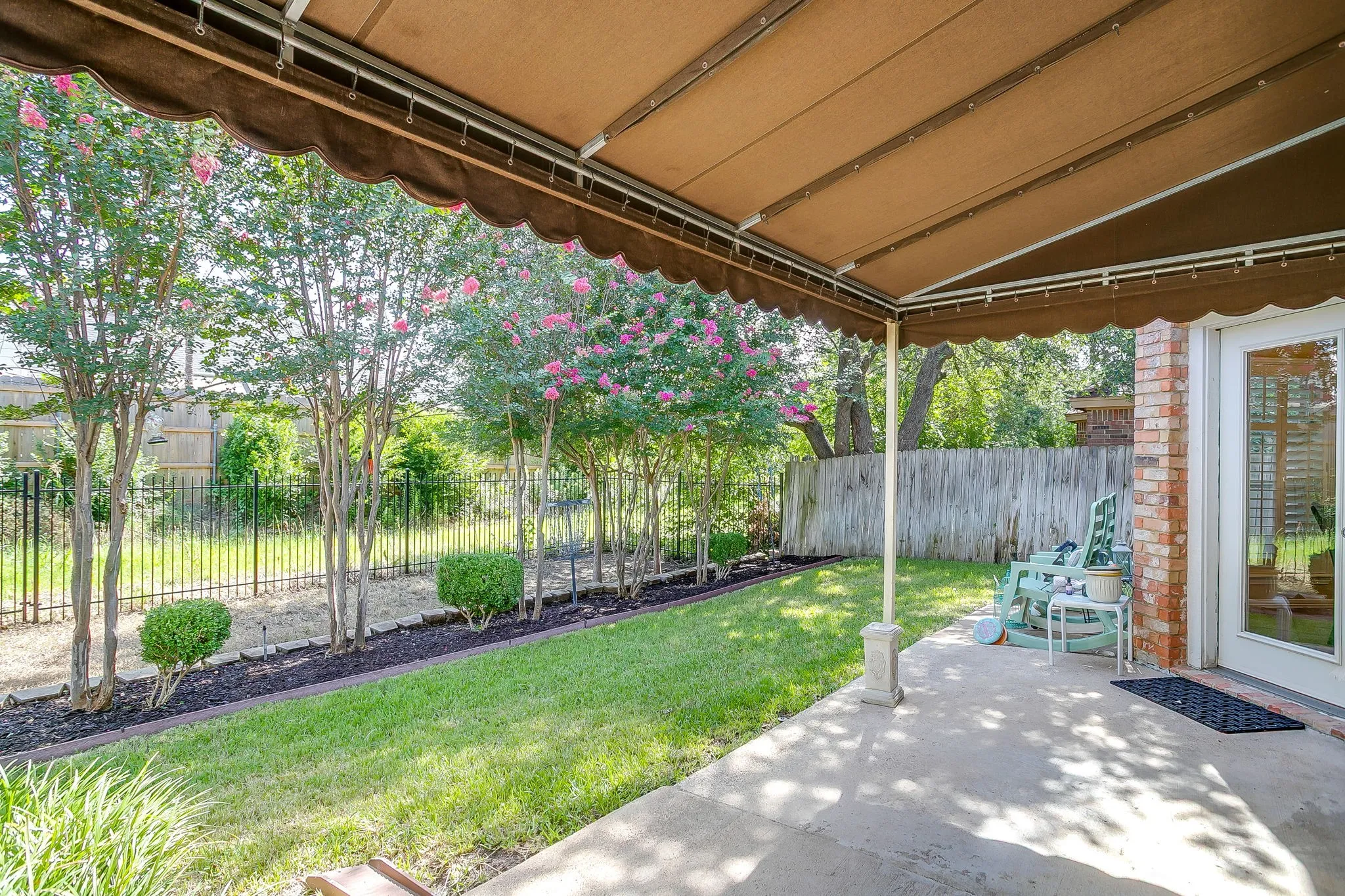 Single Family Residence For Sale in Tarrant County , 14 Zachary Court, Mansfield, Texas 76063, 3 Bedroom, 2 Bathroom, 2 Garage spaces, 2,101 Sqft, built in 1998, Price $399,000, mls#21325353, Real Estate Agent in Mansfield, Homes For Sale in Tarrant county, Homes For Sale in Mansfield, Realtor in Mansfield Texas, Real Estate Brokerage Independent Realty Texas, Luminita Cordes Realtor