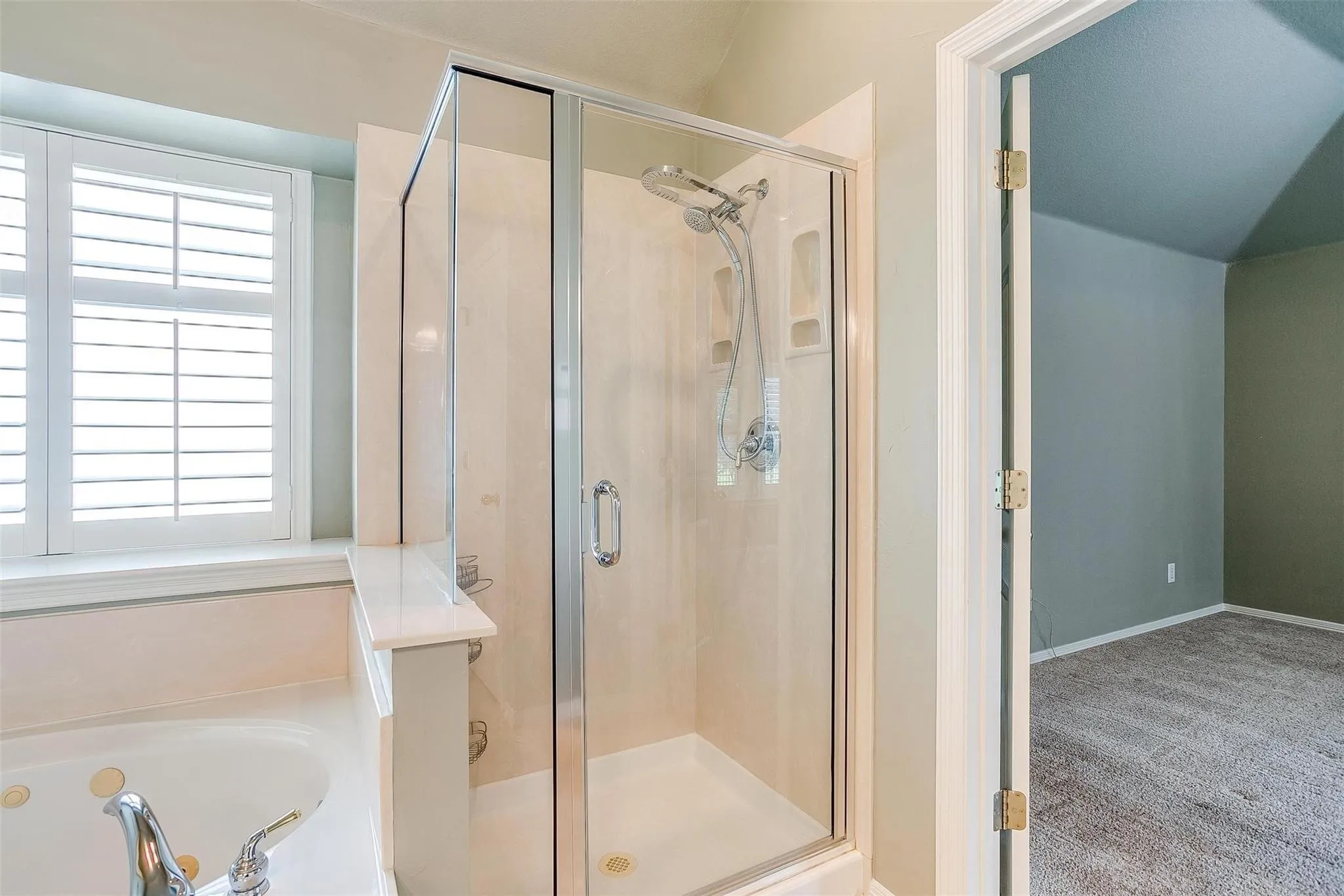 Single Family Residence For Sale in Tarrant County , 14 Zachary Court, Mansfield, Texas 76063, 3 Bedroom, 2 Bathroom, 2 Garage spaces, 2,101 Sqft, built in 1998, Price $399,000, mls#21325353, Real Estate Agent in Mansfield, Homes For Sale in Tarrant county, Homes For Sale in Mansfield, Realtor in Mansfield Texas, Real Estate Brokerage Independent Realty Texas, Luminita Cordes Realtor