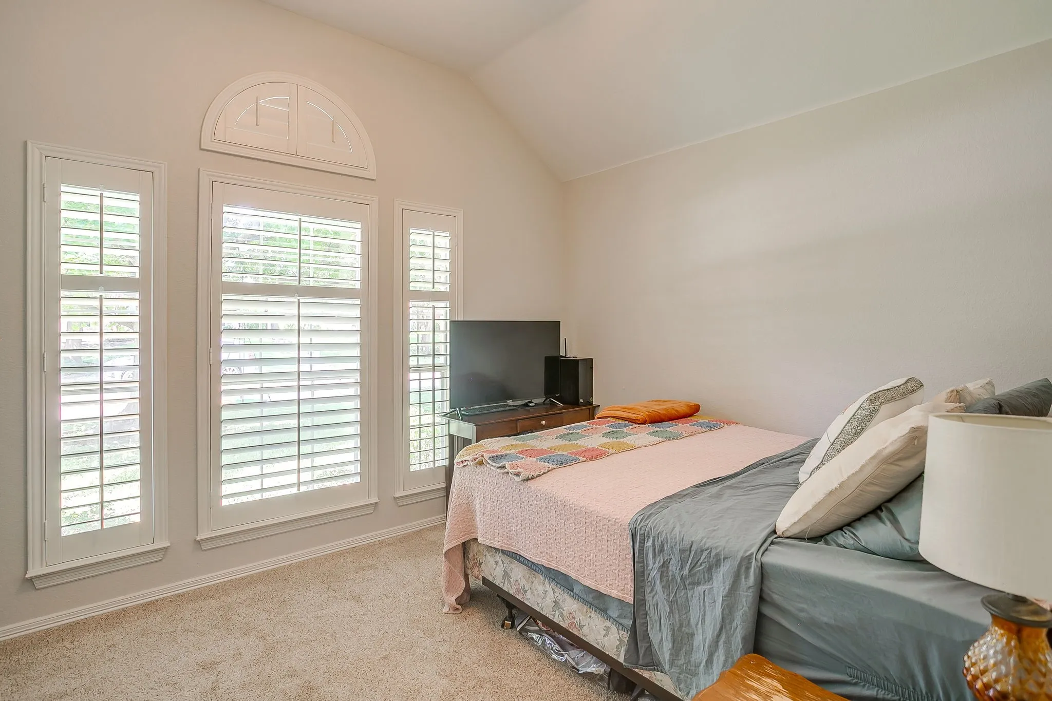 Single Family Residence For Sale in Tarrant County , 14 Zachary Court, Mansfield, Texas 76063, 3 Bedroom, 2 Bathroom, 2 Garage spaces, 2,101 Sqft, built in 1998, Price $399,000, mls#21325353, Real Estate Agent in Mansfield, Homes For Sale in Tarrant county, Homes For Sale in Mansfield, Realtor in Mansfield Texas, Real Estate Brokerage Independent Realty Texas, Luminita Cordes Realtor