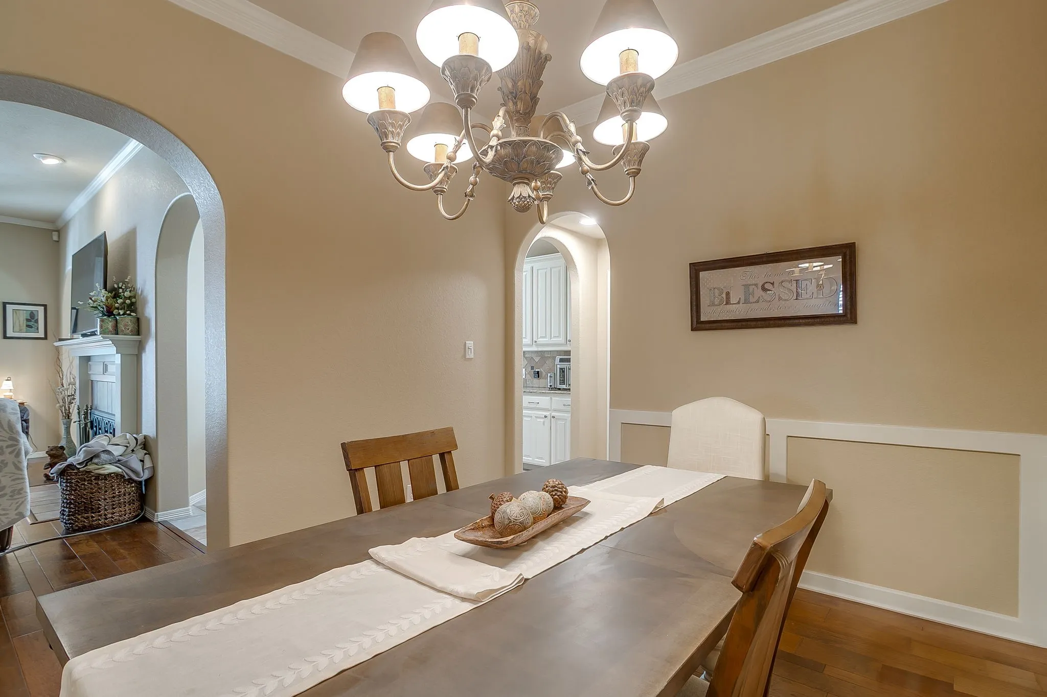 Single Family Residence For Sale in Tarrant County , 14 Zachary Court, Mansfield, Texas 76063, 3 Bedroom, 2 Bathroom, 2 Garage spaces, 2,101 Sqft, built in 1998, Price $399,000, mls#21325353, Real Estate Agent in Mansfield, Homes For Sale in Tarrant county, Homes For Sale in Mansfield, Realtor in Mansfield Texas, Real Estate Brokerage Independent Realty Texas, Luminita Cordes Realtor