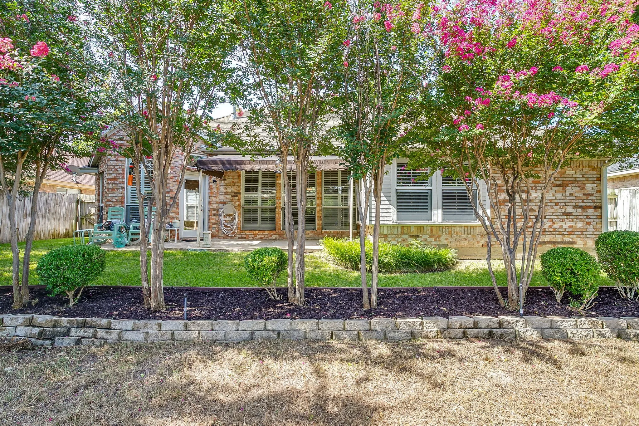 Single Family Residence For Sale in Tarrant County , 14 Zachary Court, Mansfield, Texas 76063, 3 Bedroom, 2 Bathroom, 2 Garage spaces, 2,101 Sqft, built in 1998, Price $399,000, mls#21325353, Real Estate Agent in Mansfield, Homes For Sale in Tarrant county, Homes For Sale in Mansfield, Realtor in Mansfield Texas, Real Estate Brokerage Independent Realty Texas, Luminita Cordes Realtor