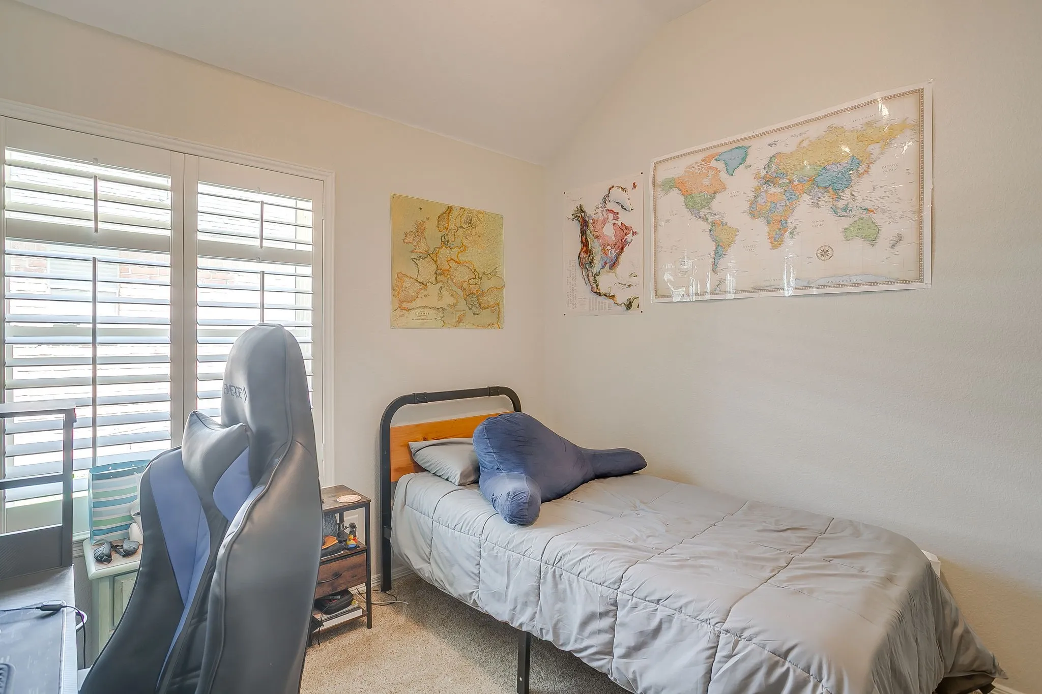 Single Family Residence For Sale in Tarrant County , 14 Zachary Court, Mansfield, Texas 76063, 3 Bedroom, 2 Bathroom, 2 Garage spaces, 2,101 Sqft, built in 1998, Price $399,000, mls#21325353, Real Estate Agent in Mansfield, Homes For Sale in Tarrant county, Homes For Sale in Mansfield, Realtor in Mansfield Texas, Real Estate Brokerage Independent Realty Texas, Luminita Cordes Realtor