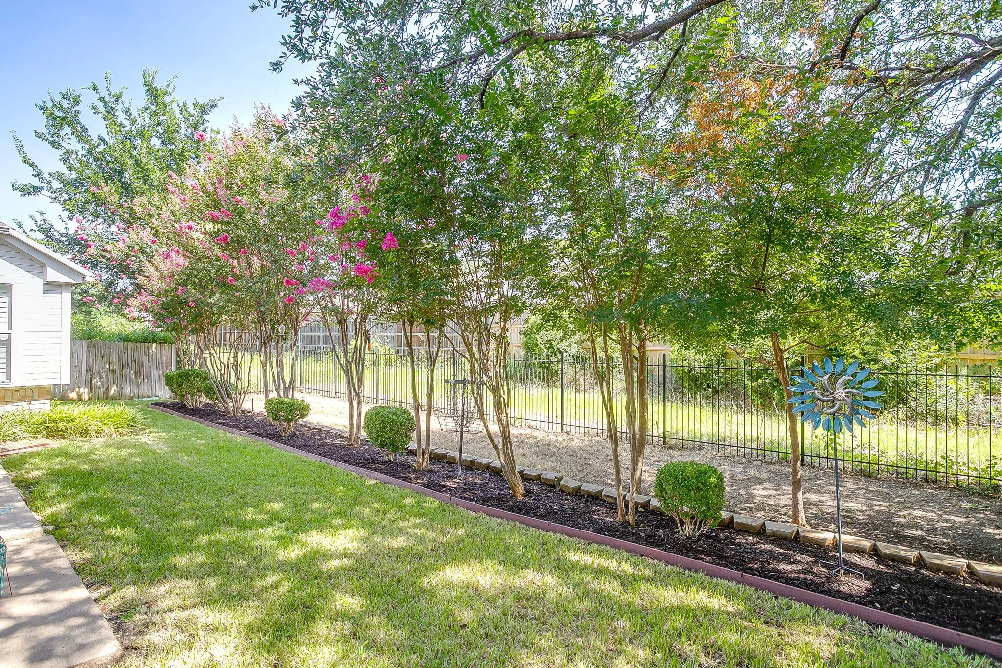 Single Family Residence For Sale in Tarrant County , 14 Zachary Court, Mansfield, Texas 76063, 3 Bedroom, 2 Bathroom, 2 Garage spaces, 2,101 Sqft, built in 1998, Price $399,000, mls#21325353, Real Estate Agent in Mansfield, Homes For Sale in Tarrant county, Homes For Sale in Mansfield, Realtor in Mansfield Texas, Real Estate Brokerage Independent Realty Texas, Luminita Cordes Realtor