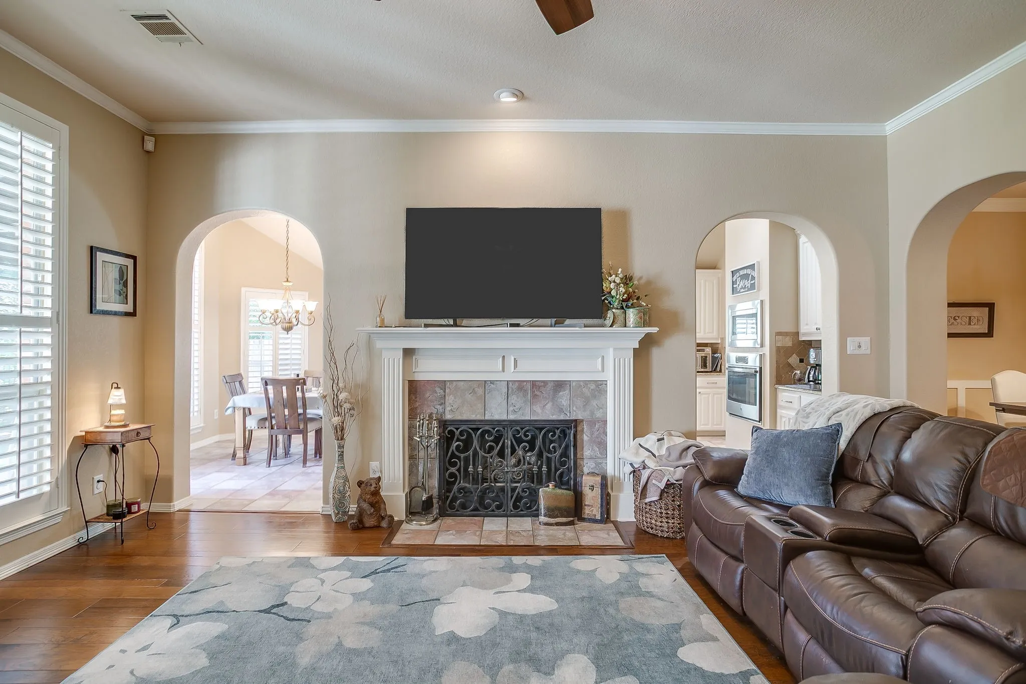 Single Family Residence For Sale in Tarrant County , 14 Zachary Court, Mansfield, Texas 76063, 3 Bedroom, 2 Bathroom, 2 Garage spaces, 2,101 Sqft, built in 1998, Price $399,000, mls#21325353, Real Estate Agent in Mansfield, Homes For Sale in Tarrant county, Homes For Sale in Mansfield, Realtor in Mansfield Texas, Real Estate Brokerage Independent Realty Texas, Luminita Cordes Realtor