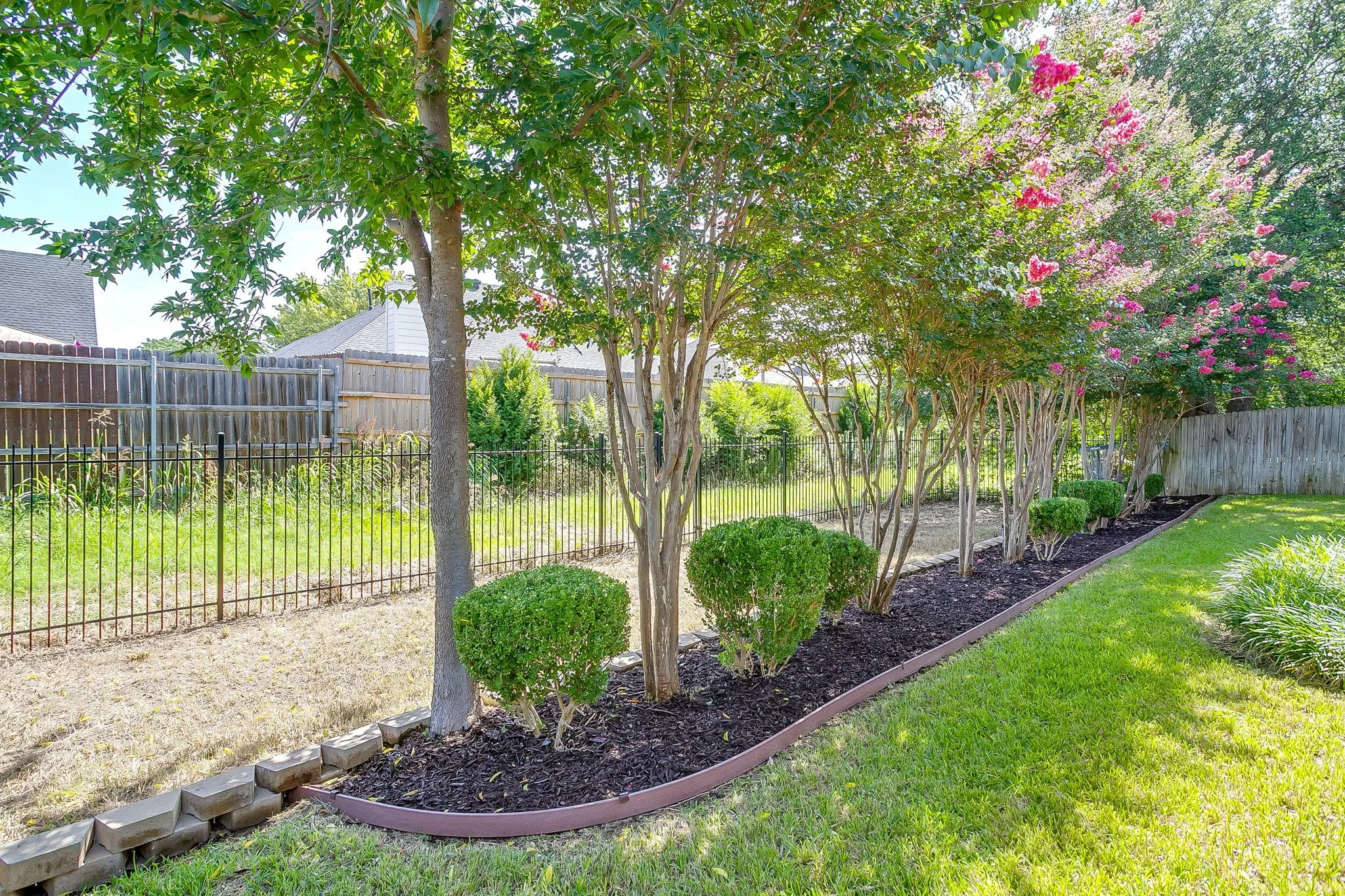 Single Family Residence For Sale in Tarrant County , 14 Zachary Court, Mansfield, Texas 76063, 3 Bedroom, 2 Bathroom, 2 Garage spaces, 2,101 Sqft, built in 1998, Price $399,000, mls#21325353, Real Estate Agent in Mansfield, Homes For Sale in Tarrant county, Homes For Sale in Mansfield, Realtor in Mansfield Texas, Real Estate Brokerage Independent Realty Texas, Luminita Cordes Realtor