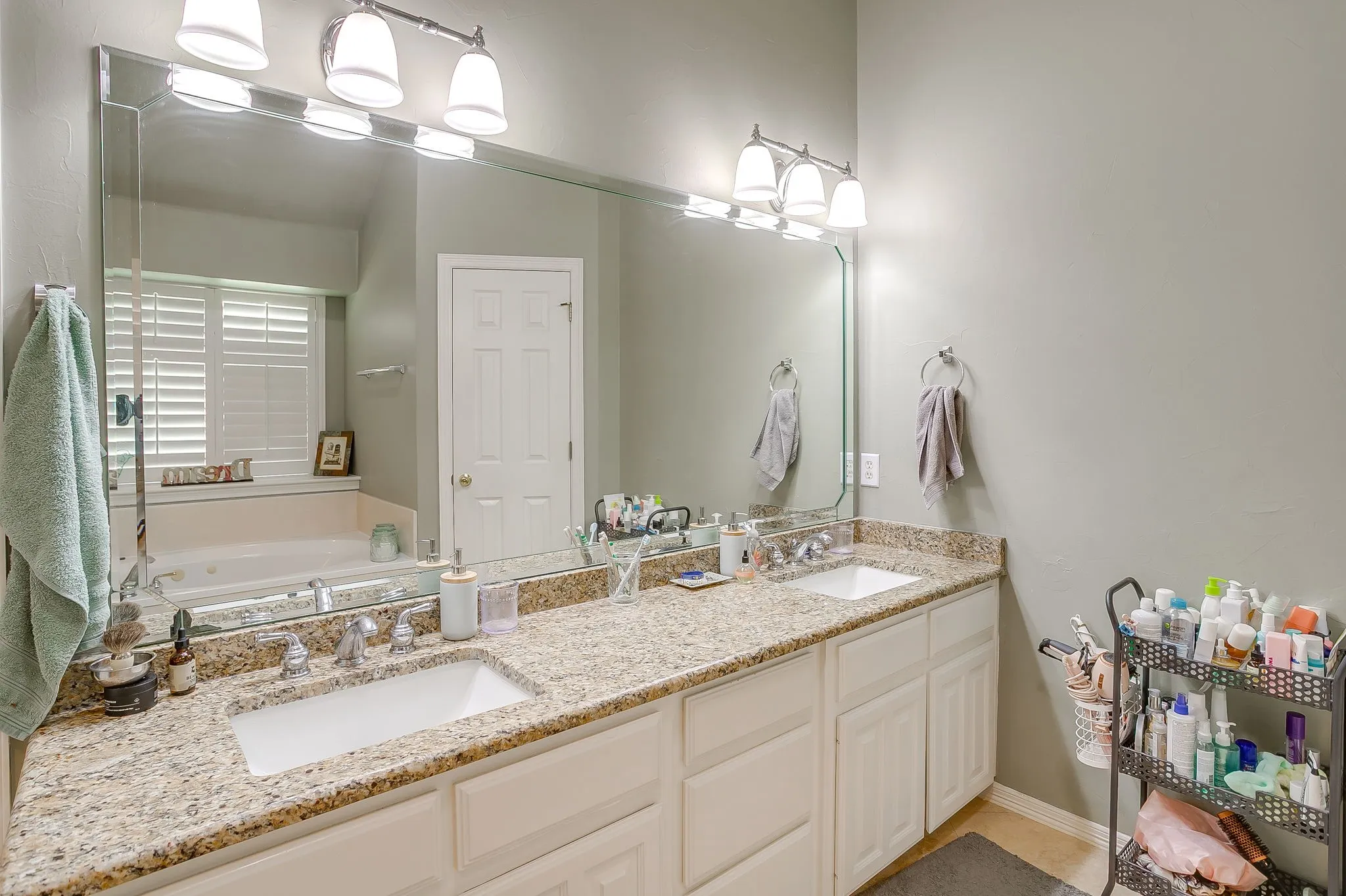 Single Family Residence For Sale in Tarrant County , 14 Zachary Court, Mansfield, Texas 76063, 3 Bedroom, 2 Bathroom, 2 Garage spaces, 2,101 Sqft, built in 1998, Price $399,000, mls#21325353, Real Estate Agent in Mansfield, Homes For Sale in Tarrant county, Homes For Sale in Mansfield, Realtor in Mansfield Texas, Real Estate Brokerage Independent Realty Texas, Luminita Cordes Realtor