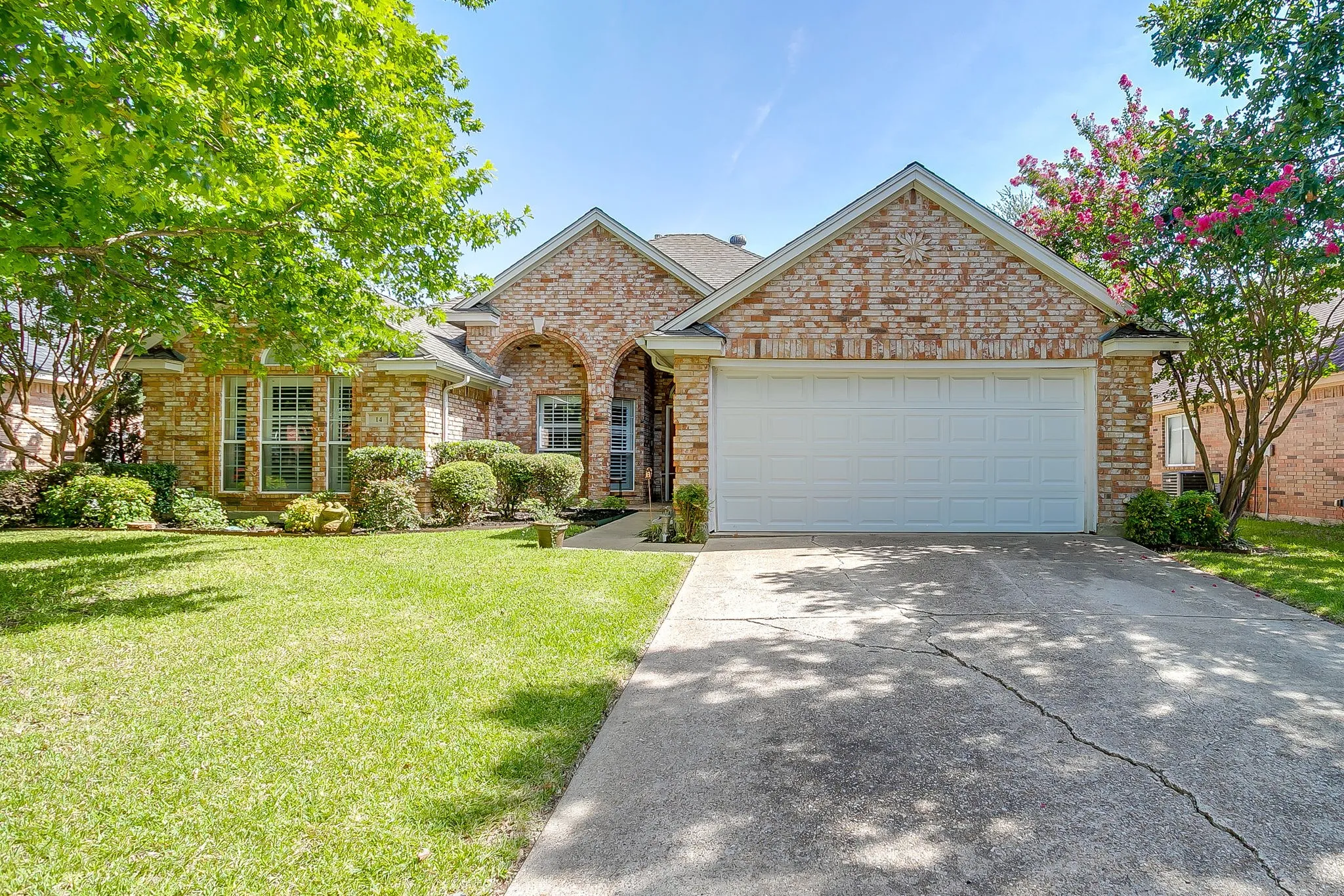 Single Family Residence For Sale in Tarrant County , 14 Zachary Court, Mansfield, Texas 76063, 3 Bedroom, 2 Bathroom, 2 Garage spaces, 2,101 Sqft, built in 1998, Price $399,000, mls#21325353, Real Estate Agent in Mansfield, Homes For Sale in Tarrant county, Homes For Sale in Mansfield, Realtor in Mansfield Texas, Real Estate Brokerage Independent Realty Texas, Luminita Cordes Realtor