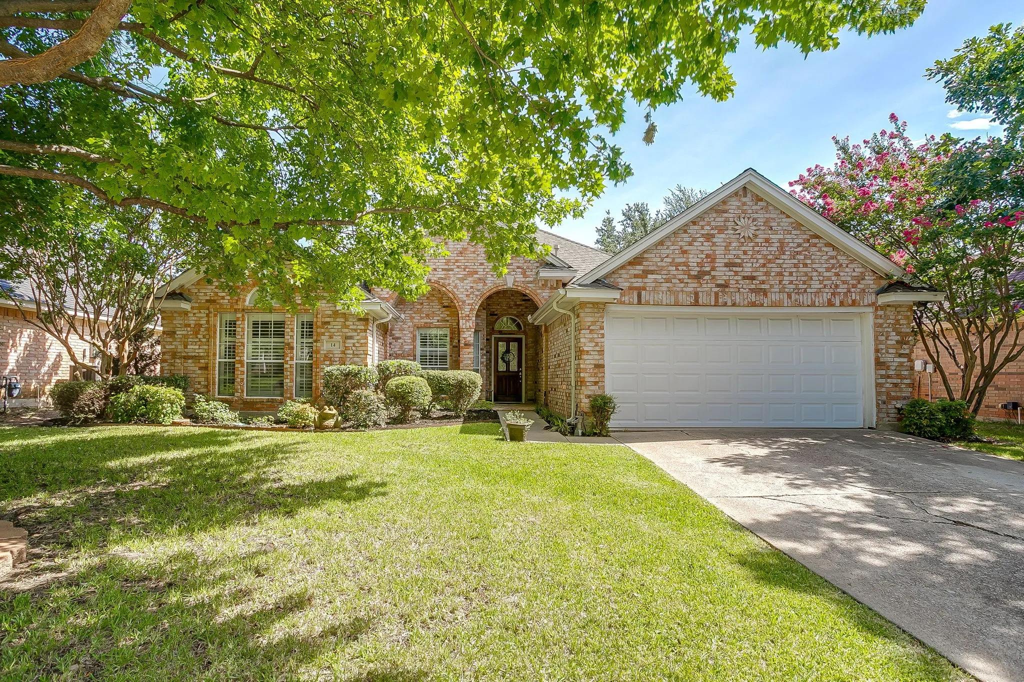 Single Family Residence For Sale in Tarrant County , 14 Zachary Court, Mansfield, Texas 76063, 3 Bedroom, 2 Bathroom, 2 Garage spaces, 2,101 Sqft, built in 1998, Price $399,000, mls#21325353, Real Estate Agent in Mansfield, Homes For Sale in Tarrant county, Homes For Sale in Mansfield, Realtor in Mansfield Texas, Real Estate Brokerage Independent Realty Texas, Luminita Cordes Realtor