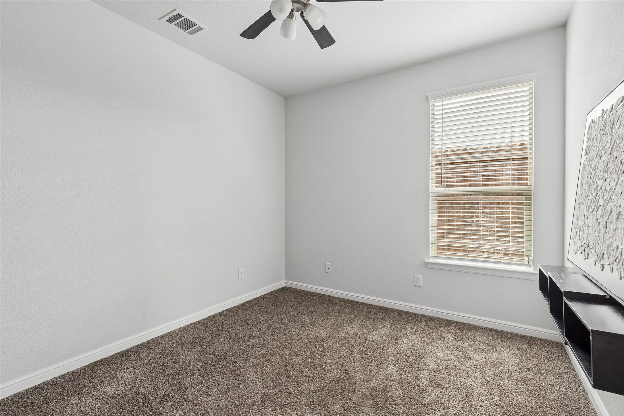 Single Family Residence For Sale in Tarrant County , 3908 Crater Circle, Fort Worth, Texas 76137, 4 Bedroom, 2 Bathroom, 2 Garage spaces, 2,029 Sqft, built in 2018, mls#21327081, Real Estate Agent in Fort Worth, Homes For Sale in Tarrant county, Homes For Sale in Fort Worth, Realtor in Fort Worth Texas, Real Estate Brokerage Independent Realty Texas, Luminita Cordes Realtor