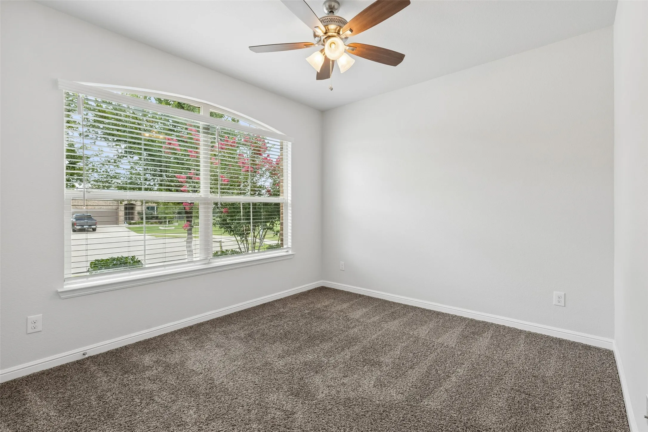 Single Family Residence For Sale in Tarrant County , 3908 Crater Circle, Fort Worth, Texas 76137, 4 Bedroom, 2 Bathroom, 2 Garage spaces, 2,029 Sqft, built in 2018, mls#21327081, Real Estate Agent in Fort Worth, Homes For Sale in Tarrant county, Homes For Sale in Fort Worth, Realtor in Fort Worth Texas, Real Estate Brokerage Independent Realty Texas, Luminita Cordes Realtor