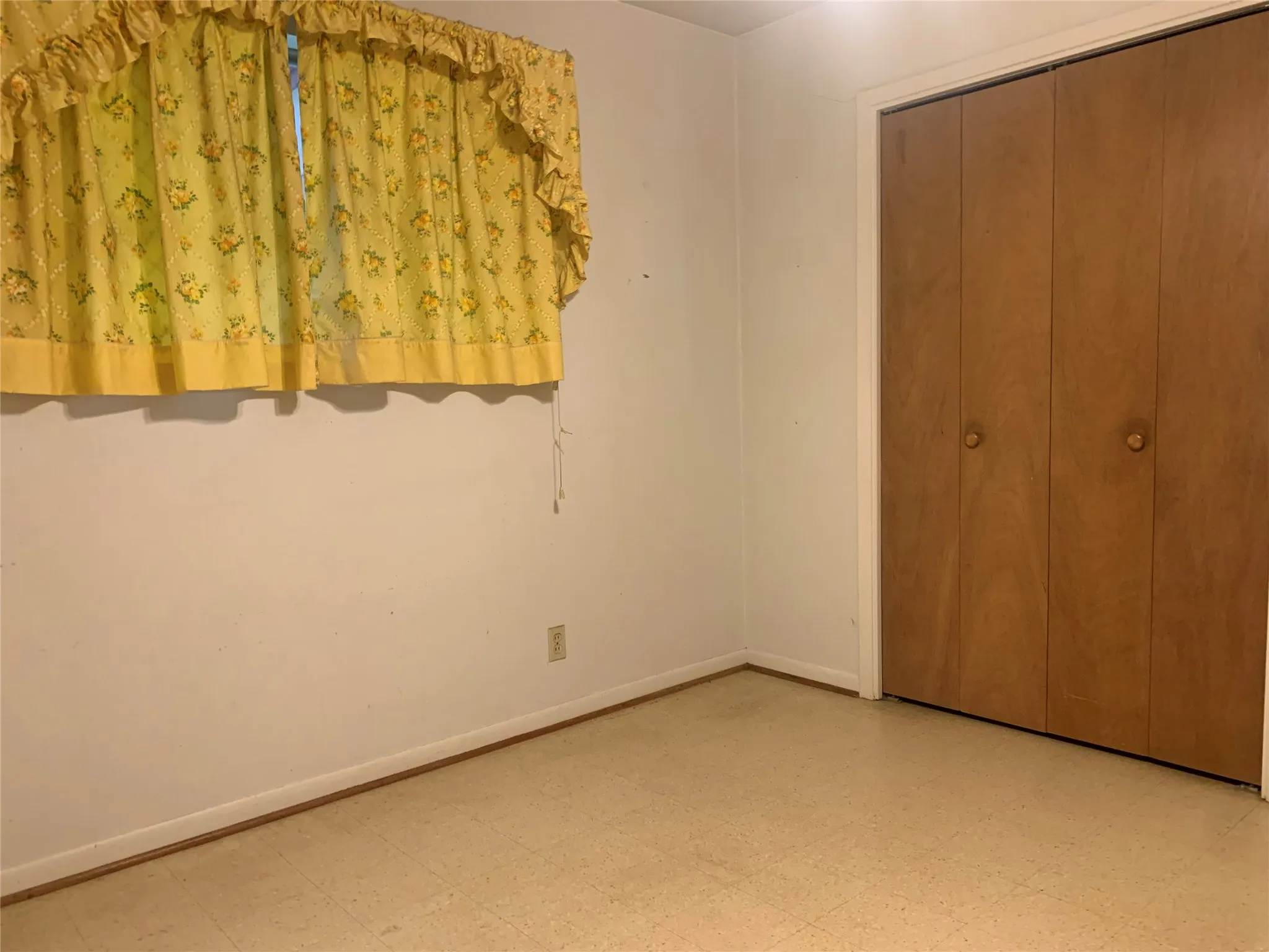Single Family Residence For Sale in Tarrant County , 132 Skylark Drive, Azle, Texas 76020, 3 Bedrooms, 2 Bathrooms, 2 Garage spaces, 1,660 Sqft, built in 1963, Price $265,600, mls#21326014, Real Estate Agent in Azle, Homes For Sale in Tarrant county, Homes For Sale in Azle, Realtor in Azle Texas, Real Estate Brokerage Independent Realty Texas, Luminita Cordes Realtor