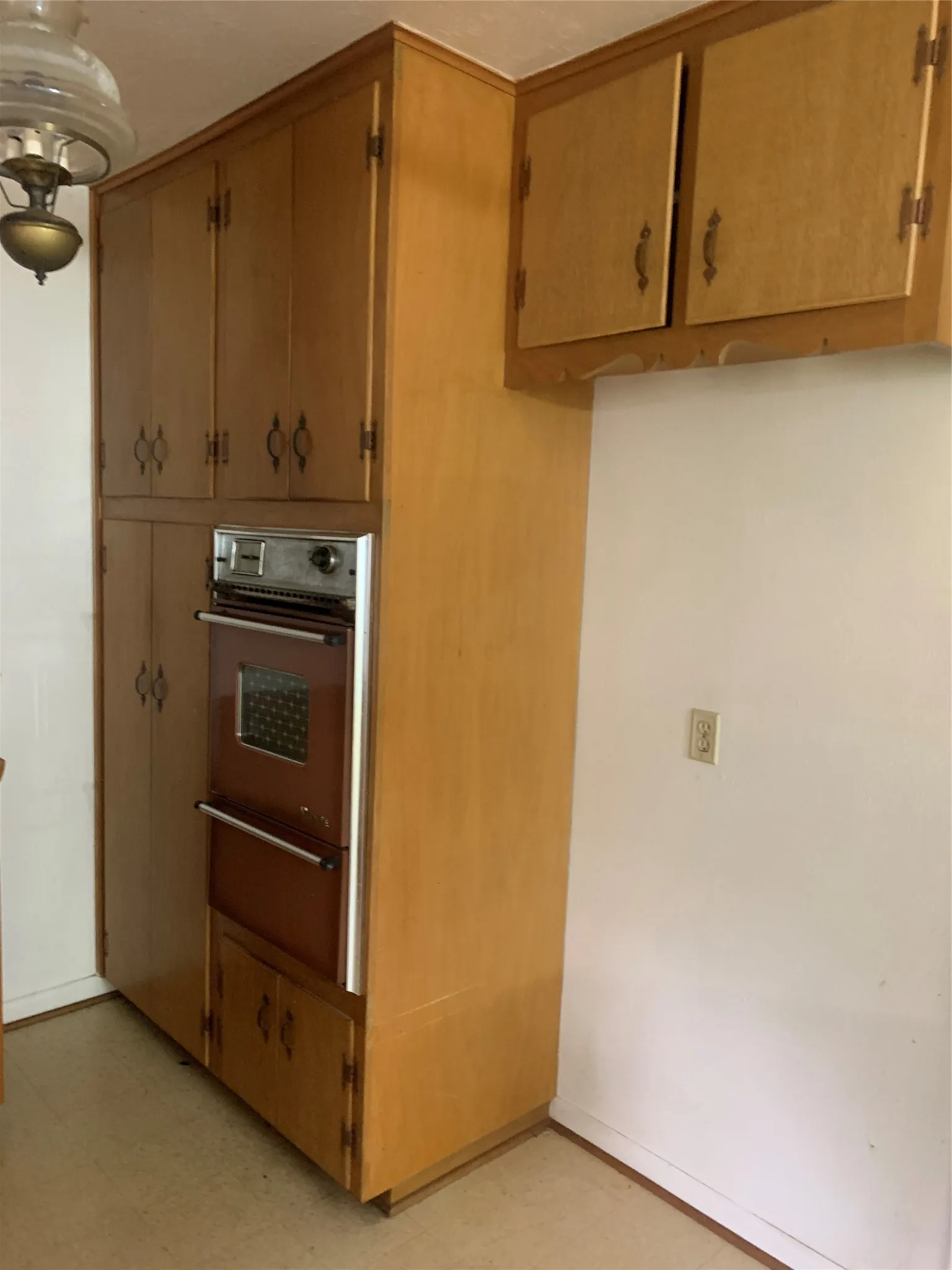 Single Family Residence For Sale in Tarrant County , 132 Skylark Drive, Azle, Texas 76020, 3 Bedrooms, 2 Bathrooms, 2 Garage spaces, 1,660 Sqft, built in 1963, Price $265,600, mls#21326014, Real Estate Agent in Azle, Homes For Sale in Tarrant county, Homes For Sale in Azle, Realtor in Azle Texas, Real Estate Brokerage Independent Realty Texas, Luminita Cordes Realtor