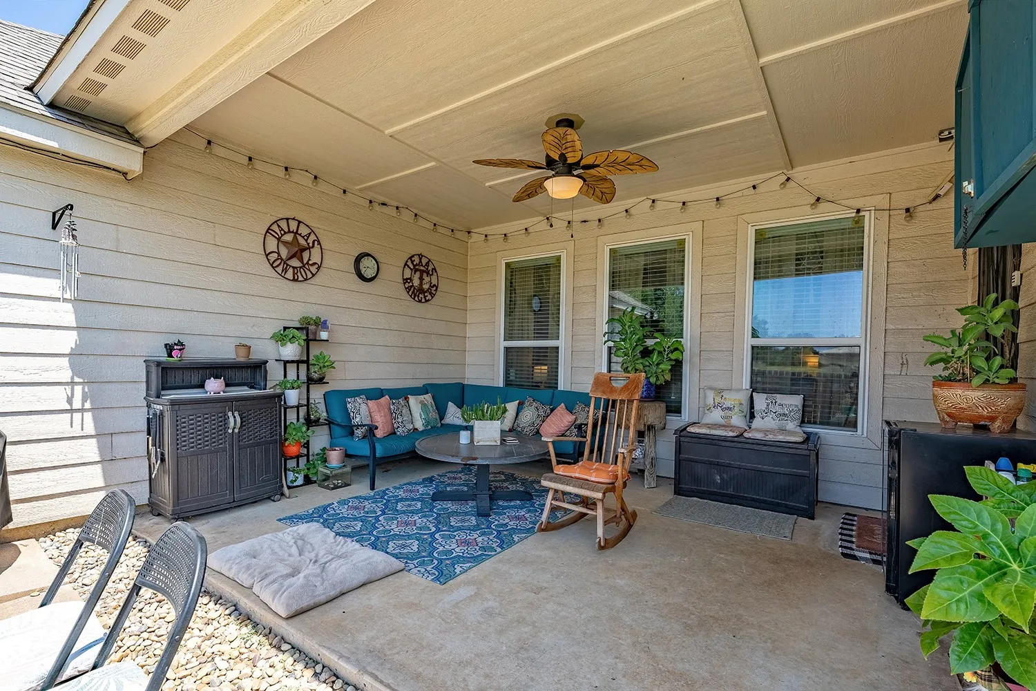 Single Family Residence For Sale in Denton County , 2416 Fall Leaf Court, Denton, Texas 76209, 4 Bedroom, 2 Bathroom, 2 Garage spaces, 2,132 Sqft, built in 2015, mls#21327448, Real Estate Agent in Denton, Homes For Sale in Denton county, Homes For Sale in Denton, Realtor in Denton Texas, Real Estate Brokerage Independent Realty Texas, Luminita Cordes Realtor