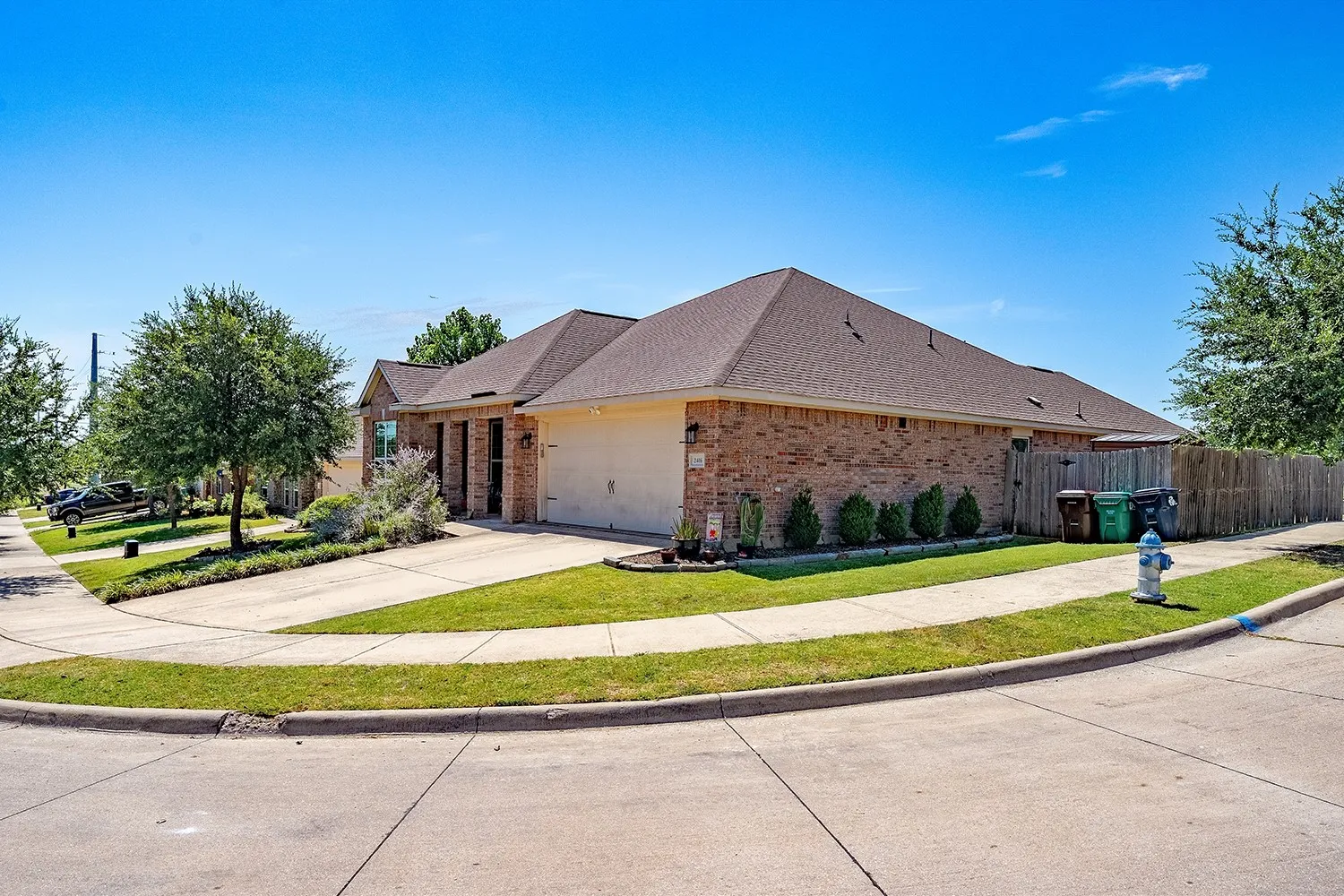 Single Family Residence For Sale in Denton County , 2416 Fall Leaf Court, Denton, Texas 76209, 4 Bedroom, 2 Bathroom, 2 Garage spaces, 2,132 Sqft, built in 2015, mls#21327448, Real Estate Agent in Denton, Homes For Sale in Denton county, Homes For Sale in Denton, Realtor in Denton Texas, Real Estate Brokerage Independent Realty Texas, Luminita Cordes Realtor