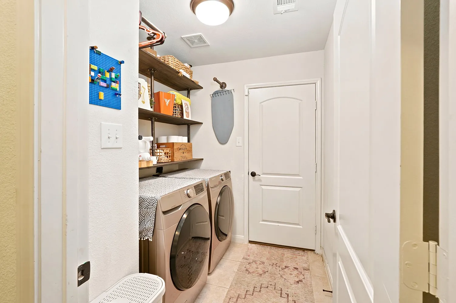 Single Family Residence For Sale in Denton County , 2416 Fall Leaf Court, Denton, Texas 76209, 4 Bedroom, 2 Bathroom, 2 Garage spaces, 2,132 Sqft, built in 2015, mls#21327448, Real Estate Agent in Denton, Homes For Sale in Denton county, Homes For Sale in Denton, Realtor in Denton Texas, Real Estate Brokerage Independent Realty Texas, Luminita Cordes Realtor