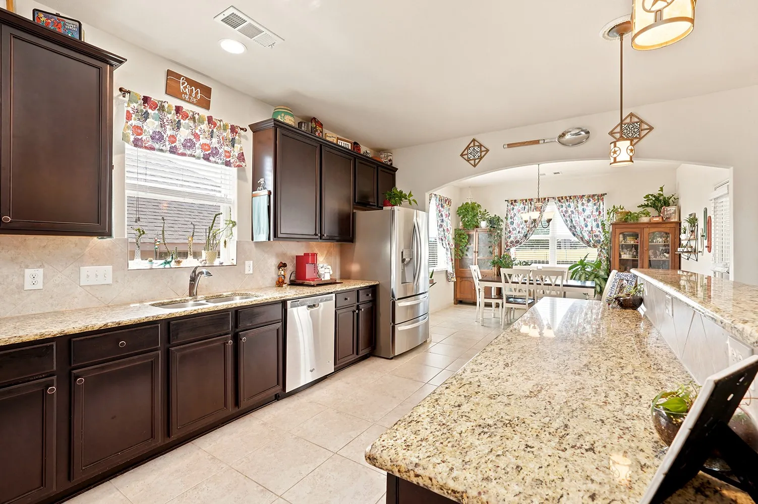 Single Family Residence For Sale in Denton County , 2416 Fall Leaf Court, Denton, Texas 76209, 4 Bedroom, 2 Bathroom, 2 Garage spaces, 2,132 Sqft, built in 2015, mls#21327448, Real Estate Agent in Denton, Homes For Sale in Denton county, Homes For Sale in Denton, Realtor in Denton Texas, Real Estate Brokerage Independent Realty Texas, Luminita Cordes Realtor