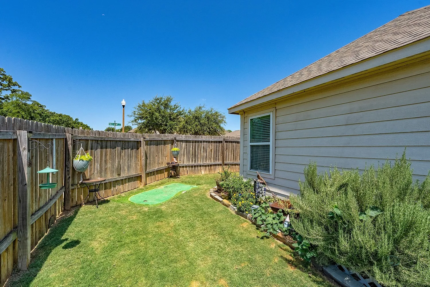 Single Family Residence For Sale in Denton County , 2416 Fall Leaf Court, Denton, Texas 76209, 4 Bedroom, 2 Bathroom, 2 Garage spaces, 2,132 Sqft, built in 2015, mls#21327448, Real Estate Agent in Denton, Homes For Sale in Denton county, Homes For Sale in Denton, Realtor in Denton Texas, Real Estate Brokerage Independent Realty Texas, Luminita Cordes Realtor