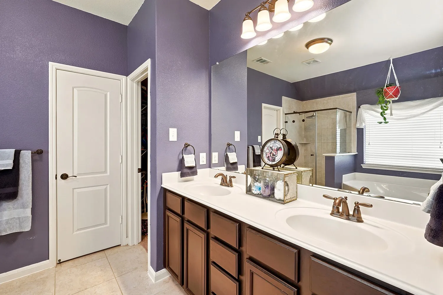 Single Family Residence For Sale in Denton County , 2416 Fall Leaf Court, Denton, Texas 76209, 4 Bedroom, 2 Bathroom, 2 Garage spaces, 2,132 Sqft, built in 2015, mls#21327448, Real Estate Agent in Denton, Homes For Sale in Denton county, Homes For Sale in Denton, Realtor in Denton Texas, Real Estate Brokerage Independent Realty Texas, Luminita Cordes Realtor
