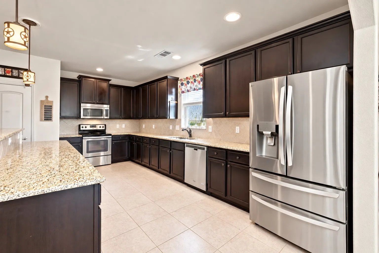 Single Family Residence For Sale in Denton County , 2416 Fall Leaf Court, Denton, Texas 76209, 4 Bedroom, 2 Bathroom, 2 Garage spaces, 2,132 Sqft, built in 2015, mls#21327448, Real Estate Agent in Denton, Homes For Sale in Denton county, Homes For Sale in Denton, Realtor in Denton Texas, Real Estate Brokerage Independent Realty Texas, Luminita Cordes Realtor