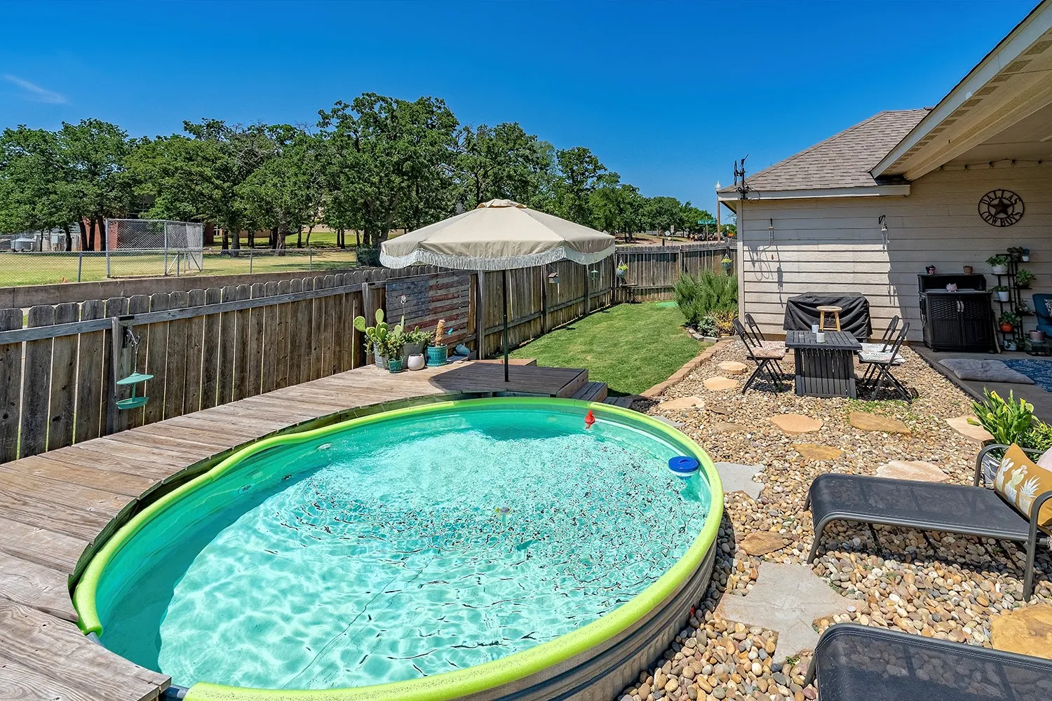Single Family Residence For Sale in Denton County , 2416 Fall Leaf Court, Denton, Texas 76209, 4 Bedroom, 2 Bathroom, 2 Garage spaces, 2,132 Sqft, built in 2015, mls#21327448, Real Estate Agent in Denton, Homes For Sale in Denton county, Homes For Sale in Denton, Realtor in Denton Texas, Real Estate Brokerage Independent Realty Texas, Luminita Cordes Realtor