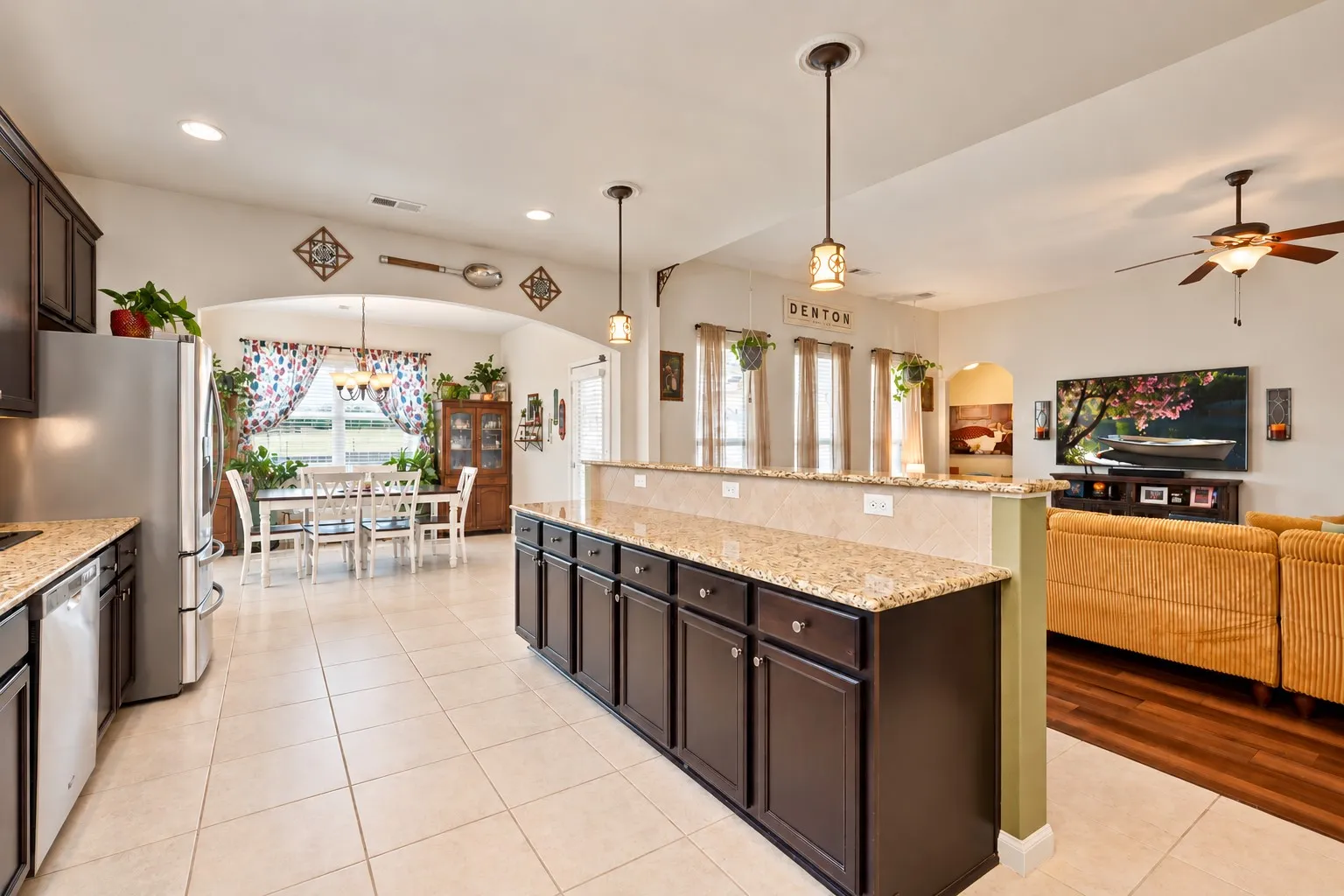 Single Family Residence For Sale in Denton County , 2416 Fall Leaf Court, Denton, Texas 76209, 4 Bedroom, 2 Bathroom, 2 Garage spaces, 2,132 Sqft, built in 2015, mls#21327448, Real Estate Agent in Denton, Homes For Sale in Denton county, Homes For Sale in Denton, Realtor in Denton Texas, Real Estate Brokerage Independent Realty Texas, Luminita Cordes Realtor