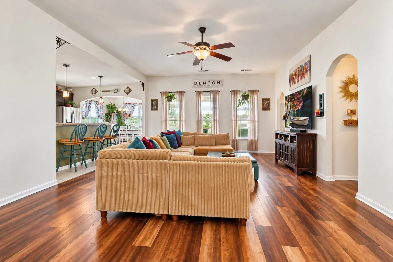 Single Family Residence For Sale in Denton County , 2416 Fall Leaf Court, Denton, Texas 76209, 4 Bedroom, 2 Bathroom, 2 Garage spaces, 2,132 Sqft, built in 2015, mls#21327448, Real Estate Agent in Denton, Homes For Sale in Denton county, Homes For Sale in Denton, Realtor in Denton Texas, Real Estate Brokerage Independent Realty Texas, Luminita Cordes Realtor
