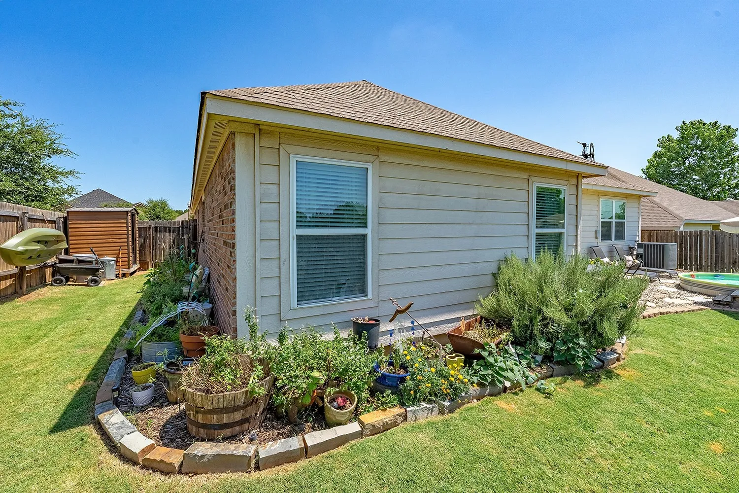 Single Family Residence For Sale in Denton County , 2416 Fall Leaf Court, Denton, Texas 76209, 4 Bedroom, 2 Bathroom, 2 Garage spaces, 2,132 Sqft, built in 2015, mls#21327448, Real Estate Agent in Denton, Homes For Sale in Denton county, Homes For Sale in Denton, Realtor in Denton Texas, Real Estate Brokerage Independent Realty Texas, Luminita Cordes Realtor