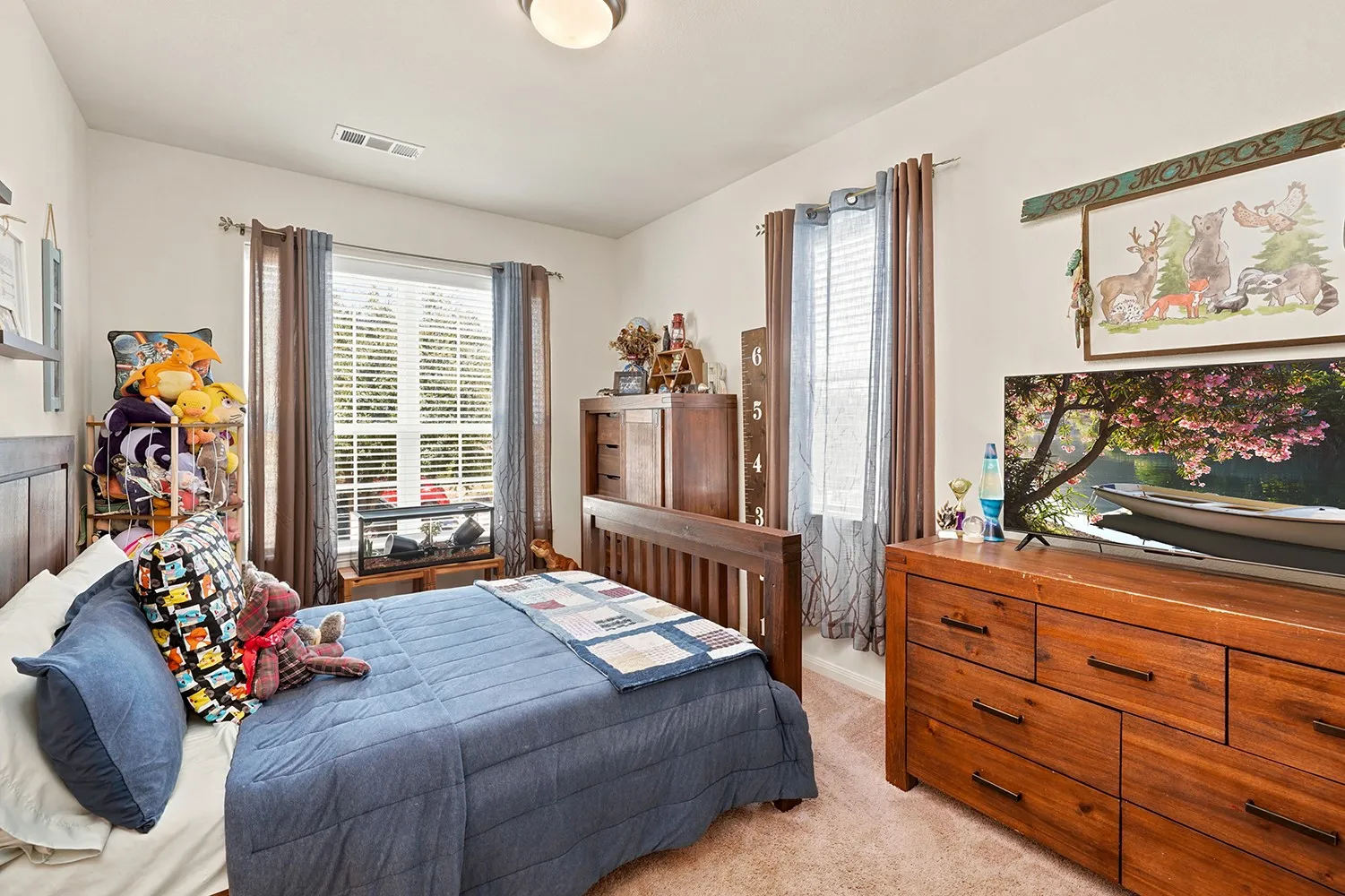 Single Family Residence For Sale in Denton County , 2416 Fall Leaf Court, Denton, Texas 76209, 4 Bedroom, 2 Bathroom, 2 Garage spaces, 2,132 Sqft, built in 2015, mls#21327448, Real Estate Agent in Denton, Homes For Sale in Denton county, Homes For Sale in Denton, Realtor in Denton Texas, Real Estate Brokerage Independent Realty Texas, Luminita Cordes Realtor