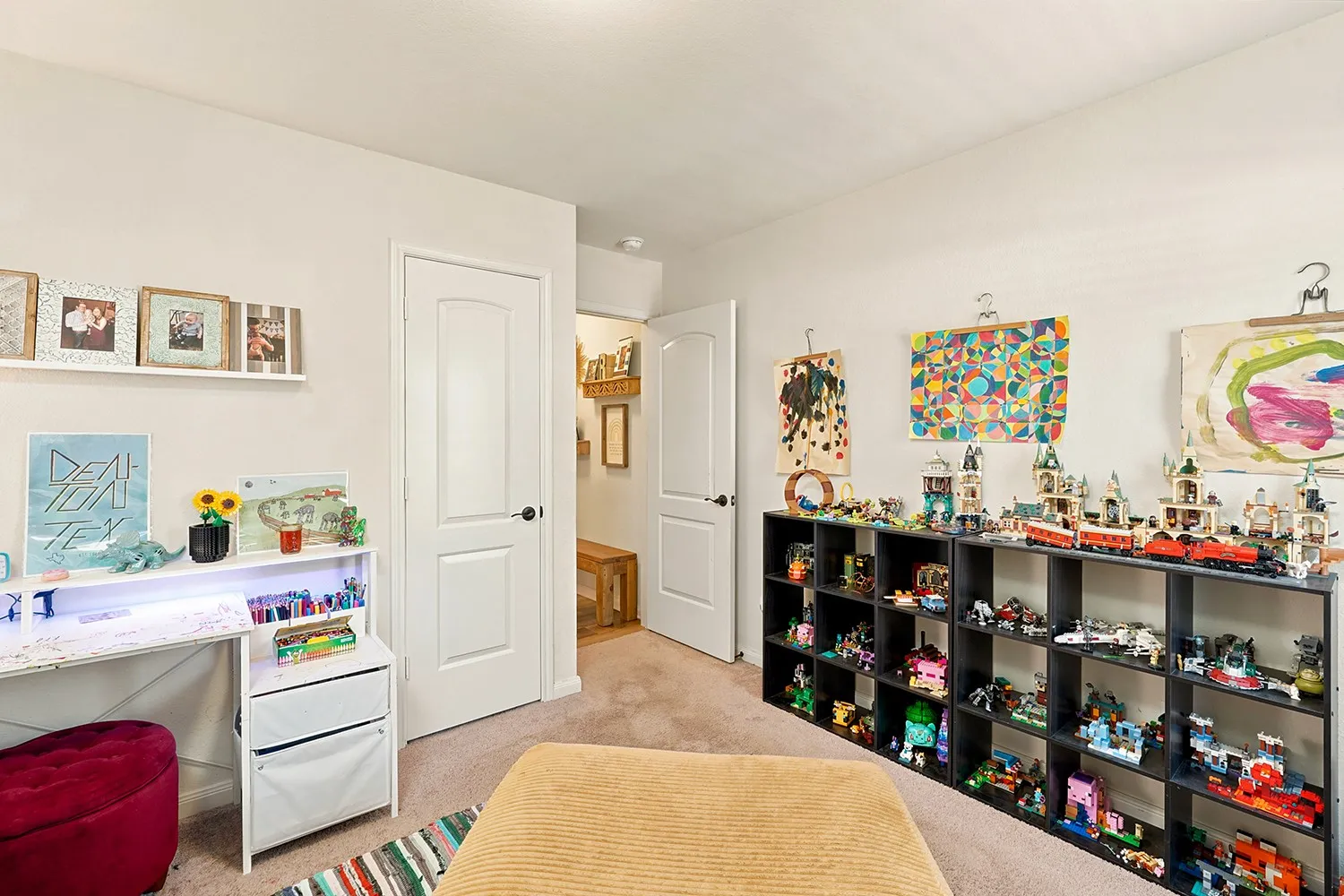 Single Family Residence For Sale in Denton County , 2416 Fall Leaf Court, Denton, Texas 76209, 4 Bedroom, 2 Bathroom, 2 Garage spaces, 2,132 Sqft, built in 2015, mls#21327448, Real Estate Agent in Denton, Homes For Sale in Denton county, Homes For Sale in Denton, Realtor in Denton Texas, Real Estate Brokerage Independent Realty Texas, Luminita Cordes Realtor