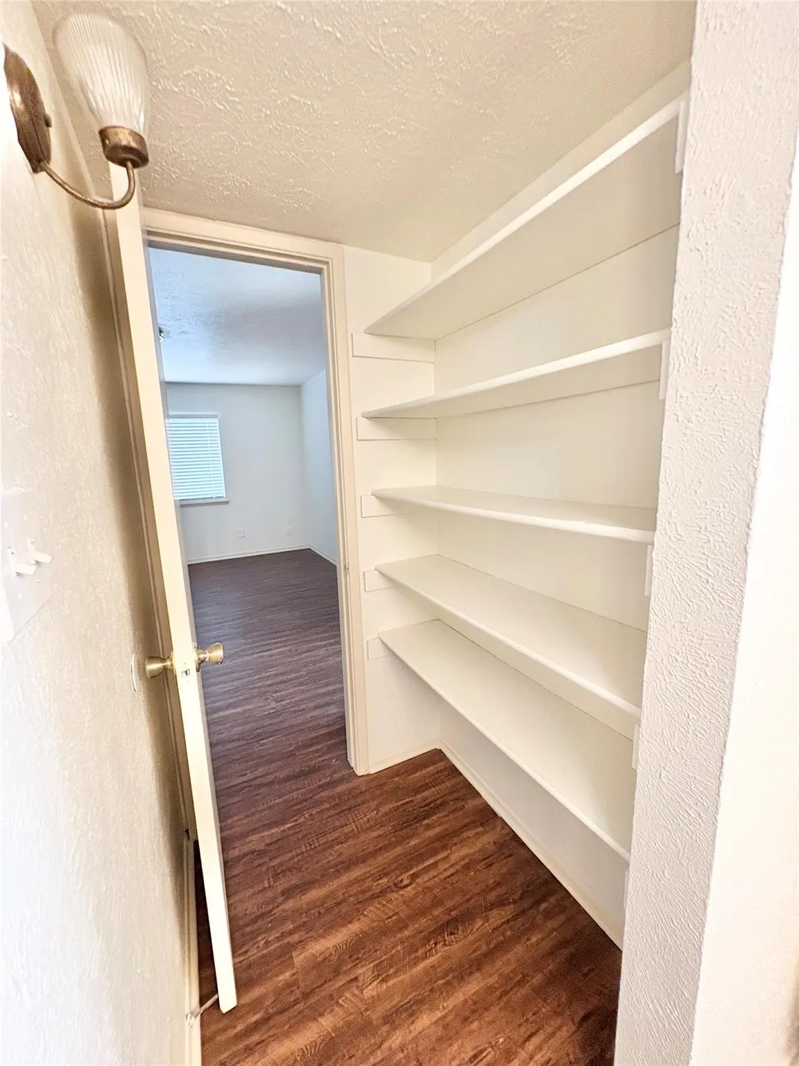 Duplex For Rent in Dallas County , 658 Stonehenge Drive, Grand Prairie, Texas 75052, 3 Bedroom, 2 Bathroom, Garage spaces, 1,252 Sqft, built in 1982, mls#21327509, Real Estate Agent in Grand Prairie, Homes For Rent in Dallas county, Homes For Rent in Grand Prairie, Realtor in Grand Prairie Texas, Real Estate Brokerage Independent Realty Texas, Luminita Cordes Realtor