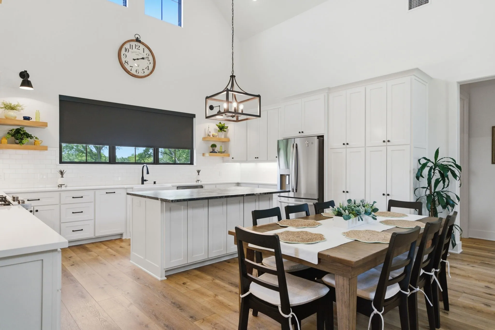 Single Family Residence For Sale in Smith County , 13054 CR 185, Bullard, Texas 75757, 4 Bedroom, 4 Bathroom, 2 Garage spaces, 2,500 Sqft, built in 2021, mls#21327594, Real Estate Agent in Bullard, Homes For Sale in Smith county, Homes For Sale in Bullard, Realtor in Bullard Texas, Real Estate Brokerage Independent Realty Texas, Luminita Cordes Realtor