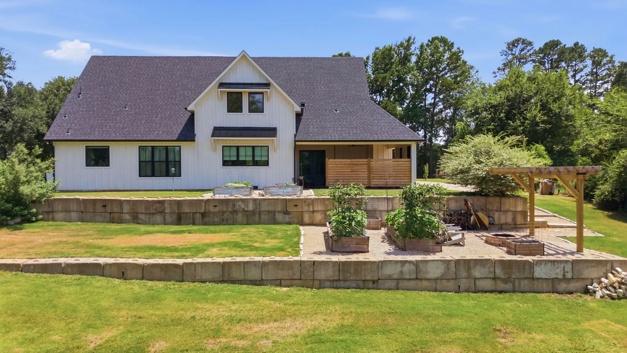 Single Family Residence For Sale in Smith County , 13054 CR 185, Bullard, Texas 75757, 4 Bedroom, 4 Bathroom, 2 Garage spaces, 2,500 Sqft, built in 2021, mls#21327594, Real Estate Agent in Bullard, Homes For Sale in Smith county, Homes For Sale in Bullard, Realtor in Bullard Texas, Real Estate Brokerage Independent Realty Texas, Luminita Cordes Realtor