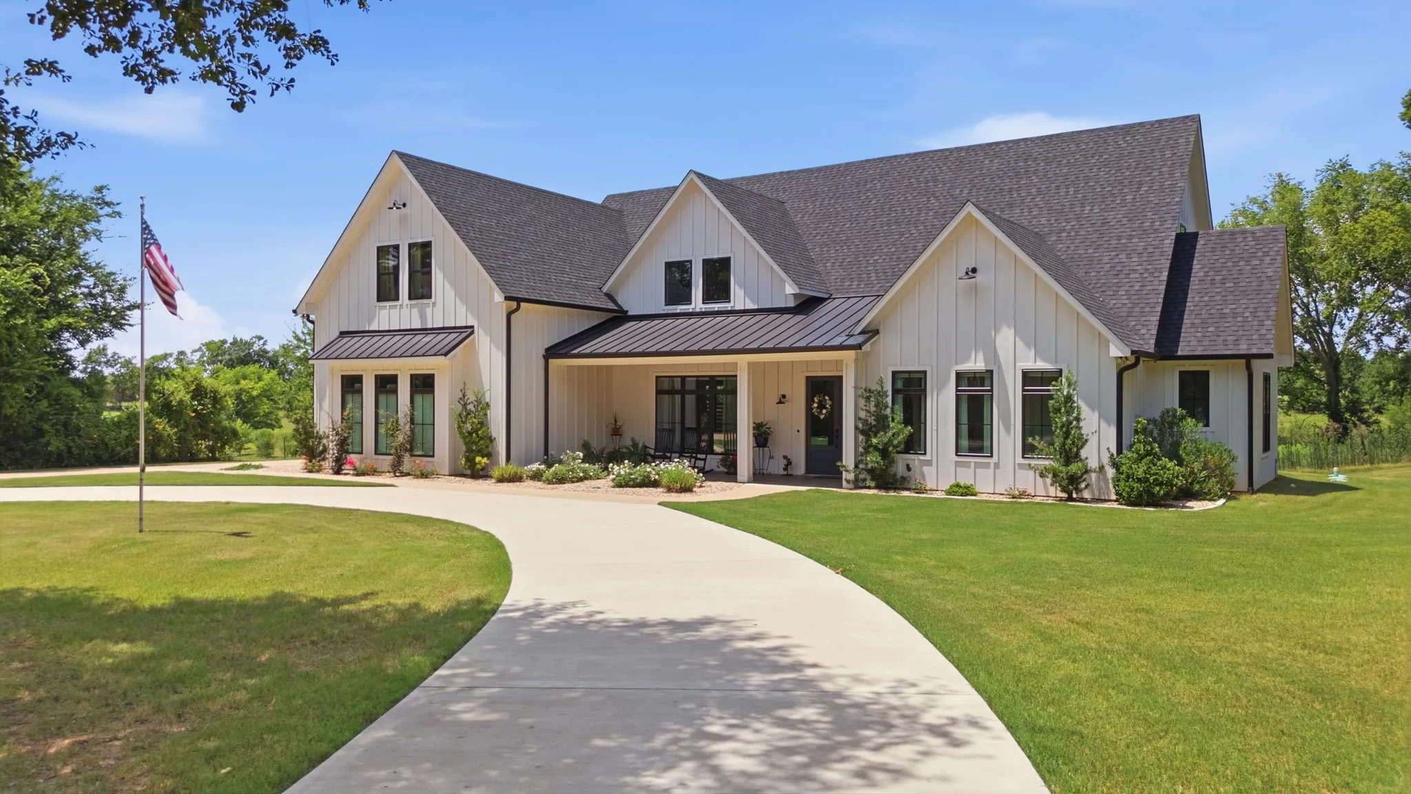 Single Family Residence For Sale in Smith County , 13054 CR 185, Bullard, Texas 75757, 4 Bedroom, 4 Bathroom, 2 Garage spaces, 2,500 Sqft, built in 2021, mls#21327594, Real Estate Agent in Bullard, Homes For Sale in Smith county, Homes For Sale in Bullard, Realtor in Bullard Texas, Real Estate Brokerage Independent Realty Texas, Luminita Cordes Realtor