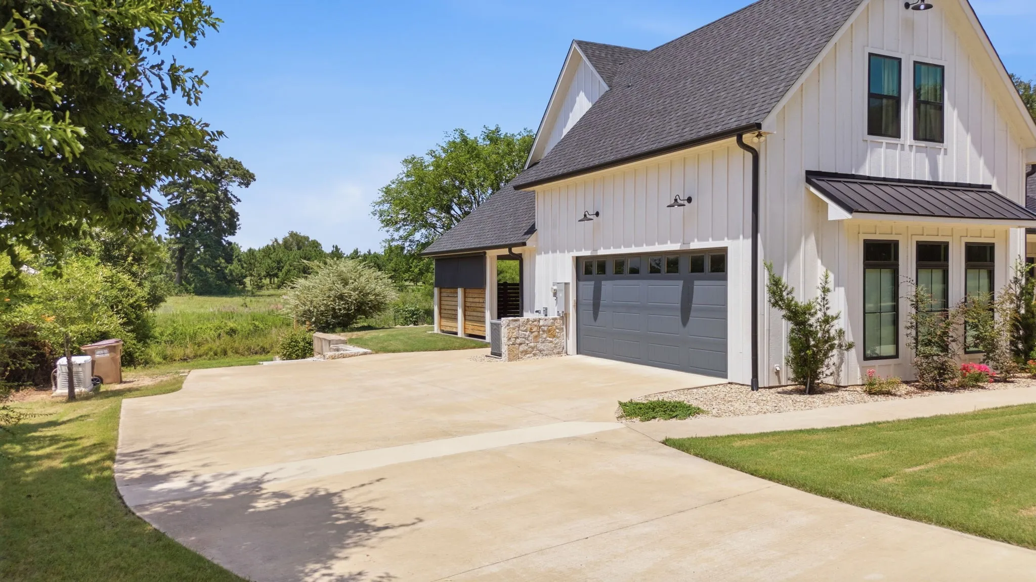 Single Family Residence For Sale in Smith County , 13054 CR 185, Bullard, Texas 75757, 4 Bedroom, 4 Bathroom, 2 Garage spaces, 2,500 Sqft, built in 2021, mls#21327594, Real Estate Agent in Bullard, Homes For Sale in Smith county, Homes For Sale in Bullard, Realtor in Bullard Texas, Real Estate Brokerage Independent Realty Texas, Luminita Cordes Realtor