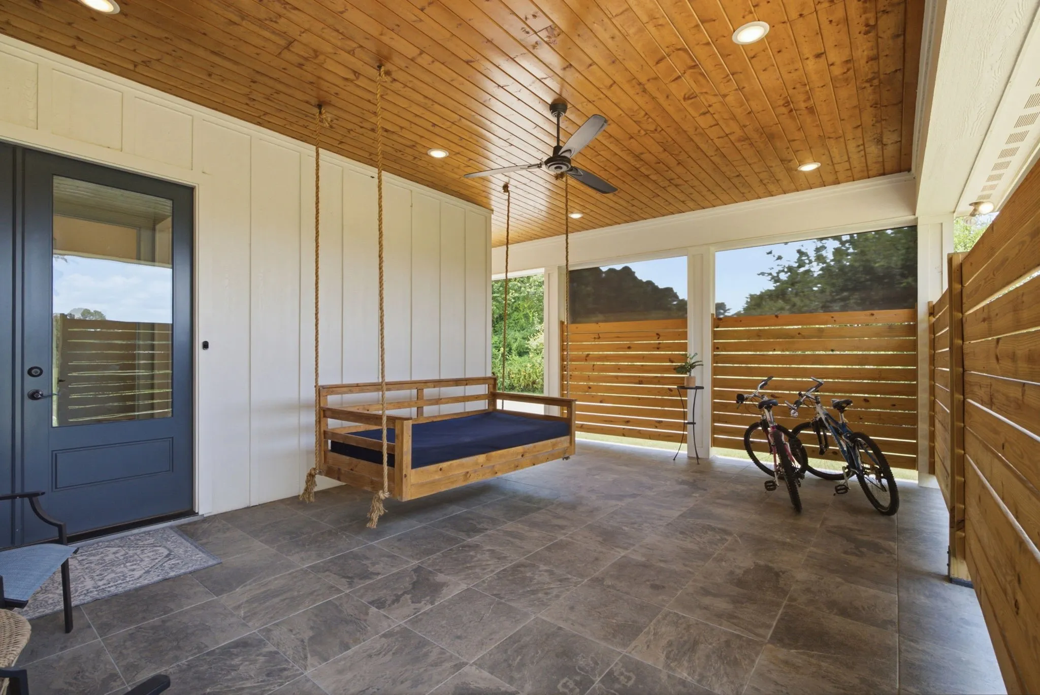 Single Family Residence For Sale in Smith County , 13054 CR 185, Bullard, Texas 75757, 4 Bedroom, 4 Bathroom, 2 Garage spaces, 2,500 Sqft, built in 2021, mls#21327594, Real Estate Agent in Bullard, Homes For Sale in Smith county, Homes For Sale in Bullard, Realtor in Bullard Texas, Real Estate Brokerage Independent Realty Texas, Luminita Cordes Realtor