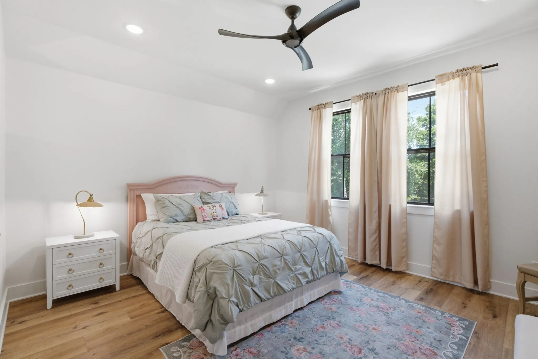 Single Family Residence For Sale in Smith County , 13054 CR 185, Bullard, Texas 75757, 4 Bedroom, 4 Bathroom, 2 Garage spaces, 2,500 Sqft, built in 2021, mls#21327594, Real Estate Agent in Bullard, Homes For Sale in Smith county, Homes For Sale in Bullard, Realtor in Bullard Texas, Real Estate Brokerage Independent Realty Texas, Luminita Cordes Realtor