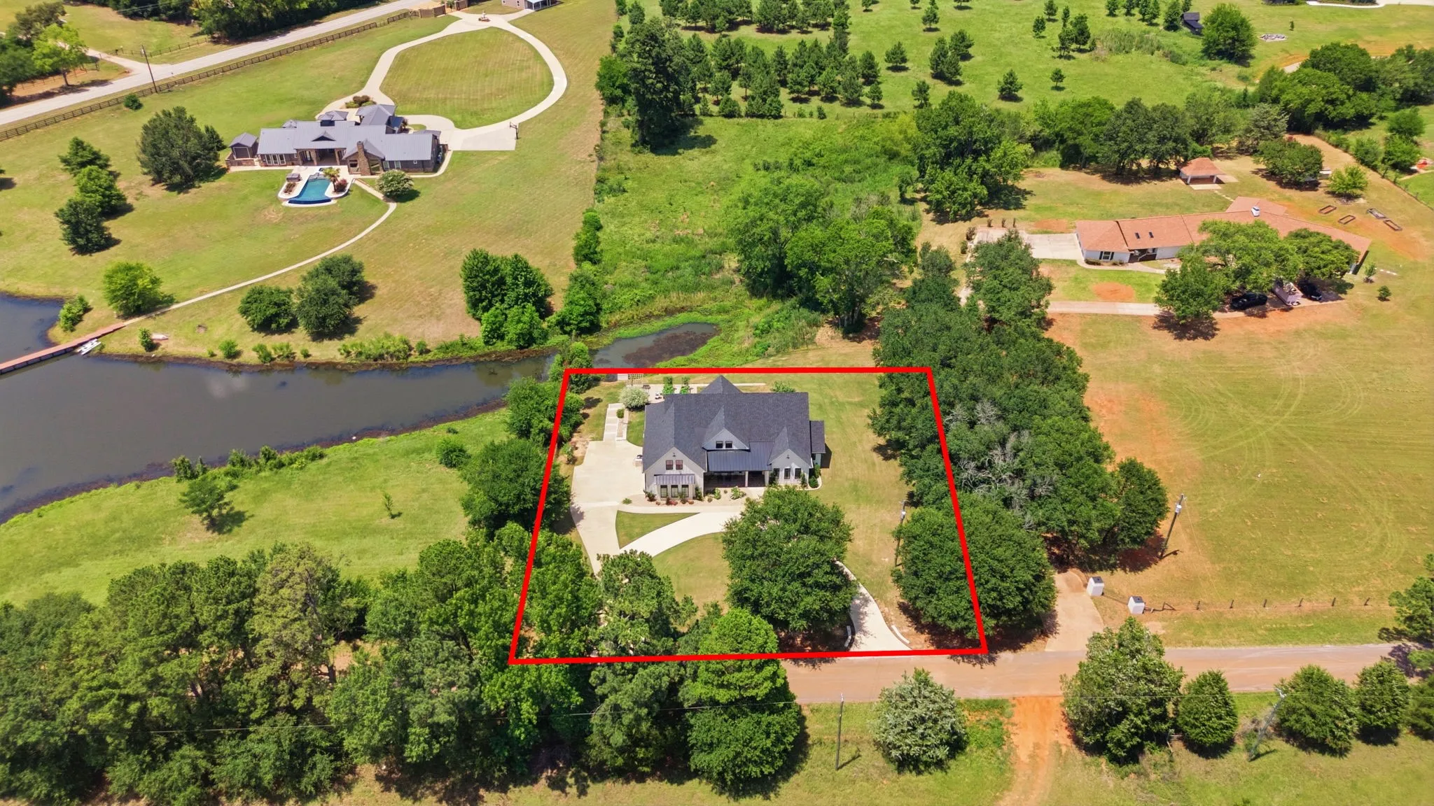 Single Family Residence For Sale in Smith County , 13054 CR 185, Bullard, Texas 75757, 4 Bedroom, 4 Bathroom, 2 Garage spaces, 2,500 Sqft, built in 2021, mls#21327594, Real Estate Agent in Bullard, Homes For Sale in Smith county, Homes For Sale in Bullard, Realtor in Bullard Texas, Real Estate Brokerage Independent Realty Texas, Luminita Cordes Realtor