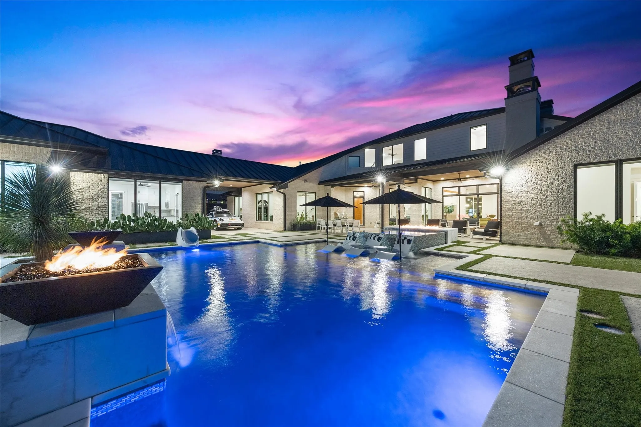 Single Family Residence For Sale in Rockwall County , 531 Lodge Hill Drive, Heath, Texas 75032, 5 Bedroom, 6 Bathroom, 6 Garage spaces, 5,716 Sqft, built in 2019, mls#21327381, Real Estate Agent in Heath, Homes For Sale in Rockwall county, Homes For Sale in Heath, Realtor in Heath Texas, Real Estate Brokerage Independent Realty Texas, Luminita Cordes Realtor