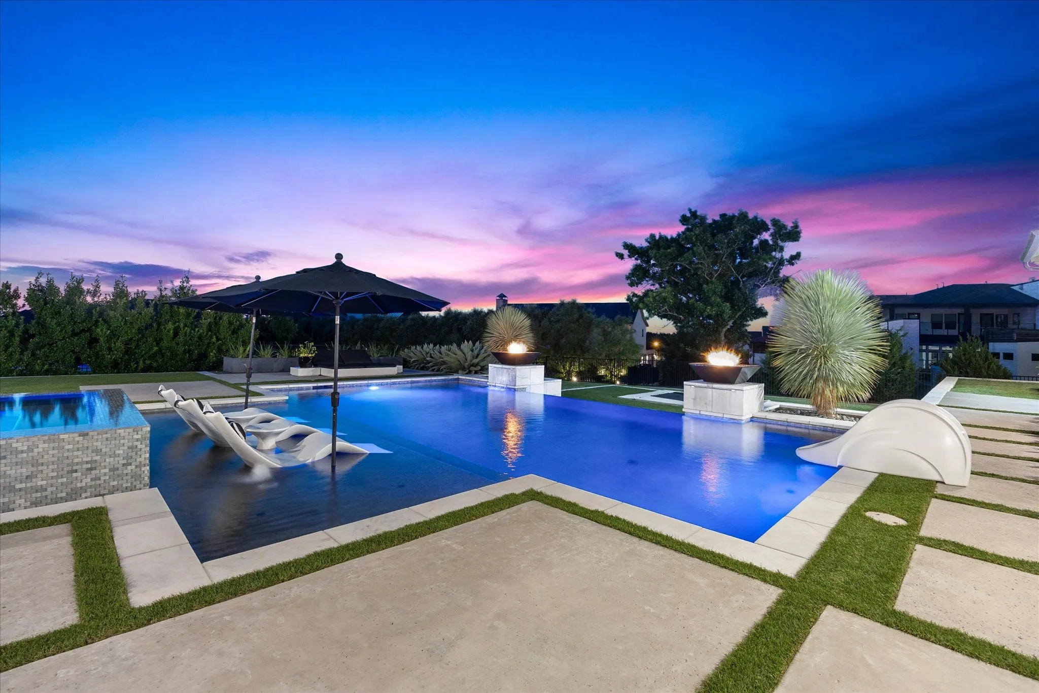 Single Family Residence For Sale in Rockwall County , 531 Lodge Hill Drive, Heath, Texas 75032, 5 Bedroom, 6 Bathroom, 6 Garage spaces, 5,716 Sqft, built in 2019, mls#21327381, Real Estate Agent in Heath, Homes For Sale in Rockwall county, Homes For Sale in Heath, Realtor in Heath Texas, Real Estate Brokerage Independent Realty Texas, Luminita Cordes Realtor