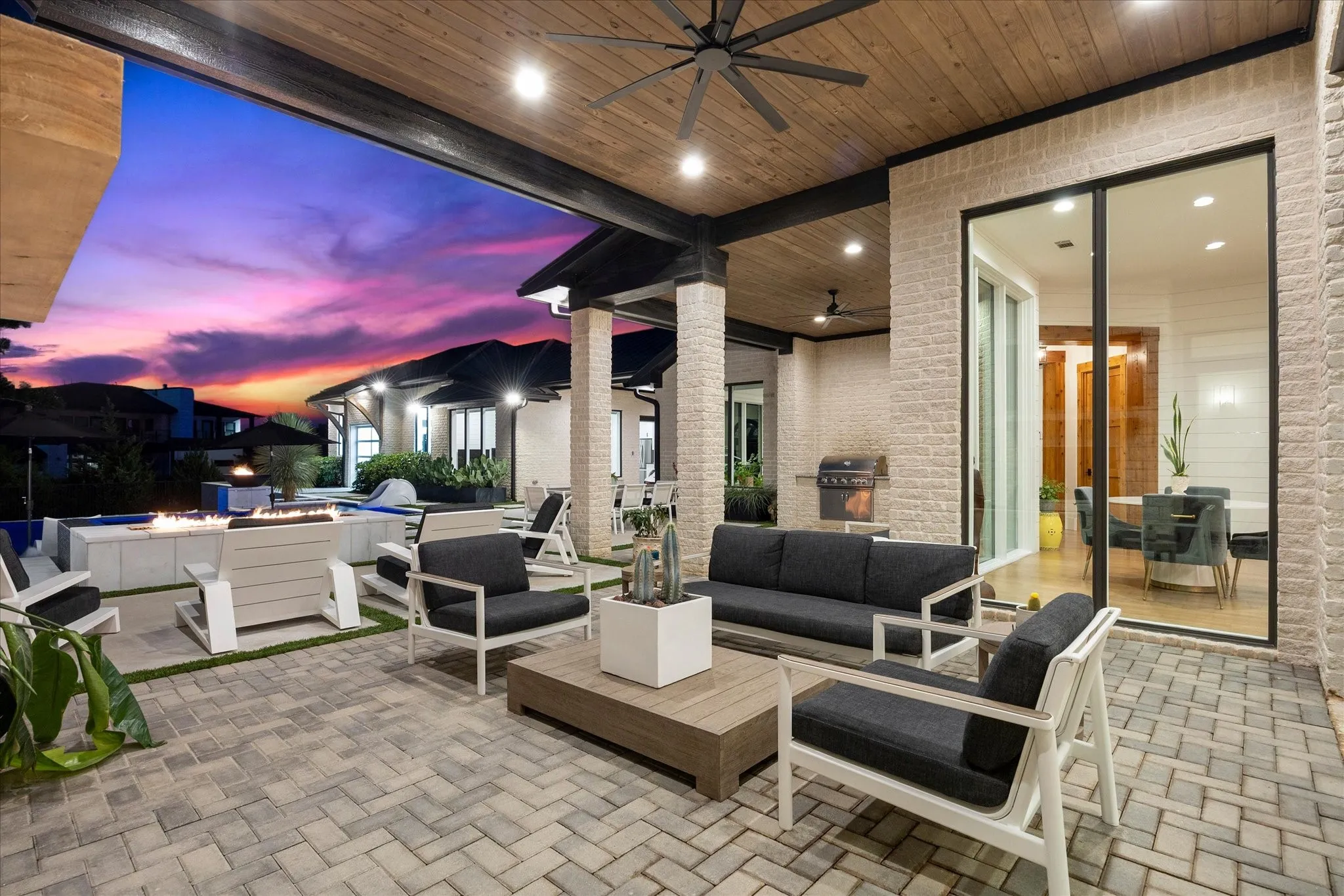 Single Family Residence For Sale in Rockwall County , 531 Lodge Hill Drive, Heath, Texas 75032, 5 Bedroom, 6 Bathroom, 6 Garage spaces, 5,716 Sqft, built in 2019, mls#21327381, Real Estate Agent in Heath, Homes For Sale in Rockwall county, Homes For Sale in Heath, Realtor in Heath Texas, Real Estate Brokerage Independent Realty Texas, Luminita Cordes Realtor